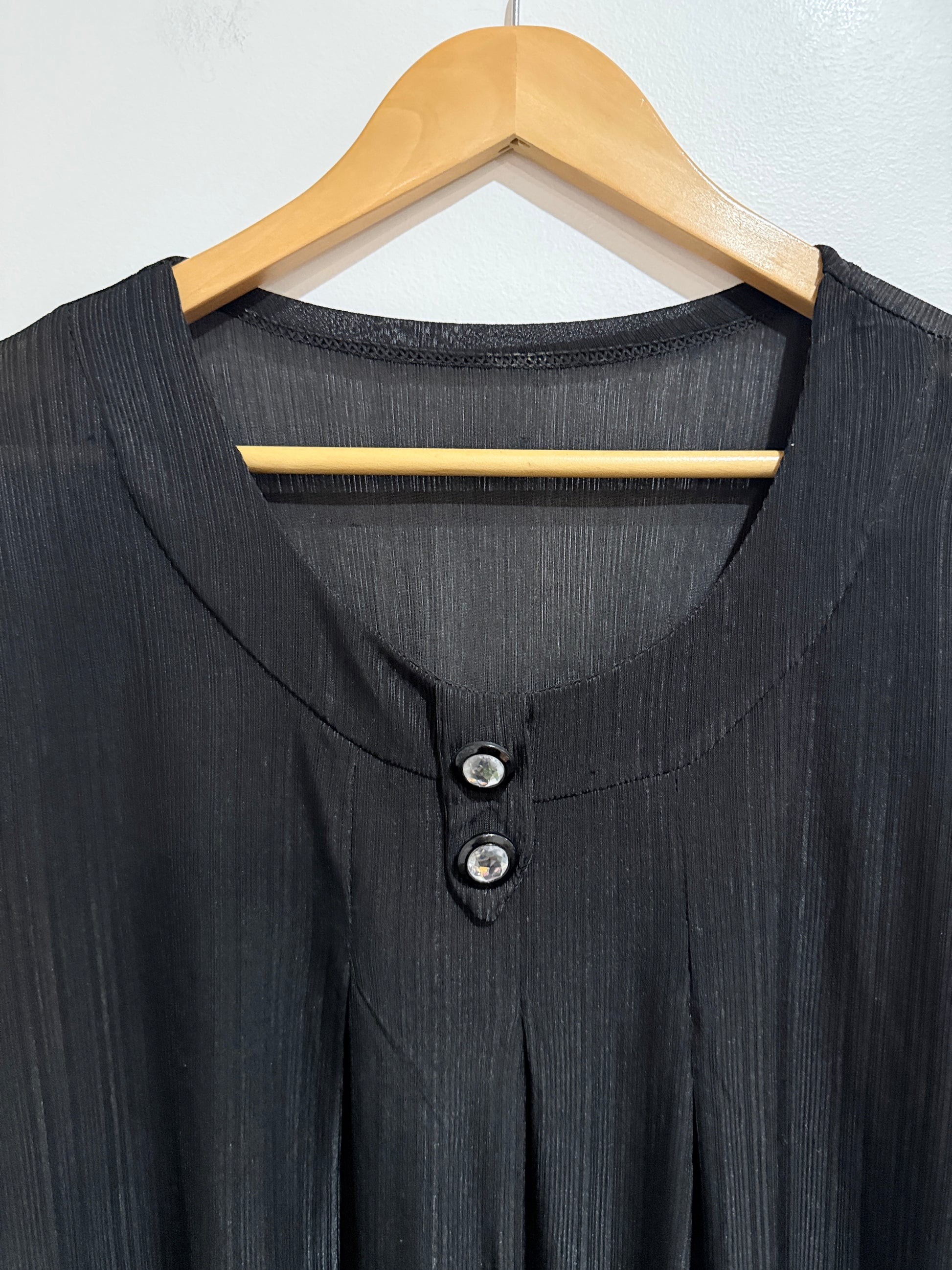 Jia Yi S.A.S Textured Fabric Top Size U/Arm to U/Arm 55cm