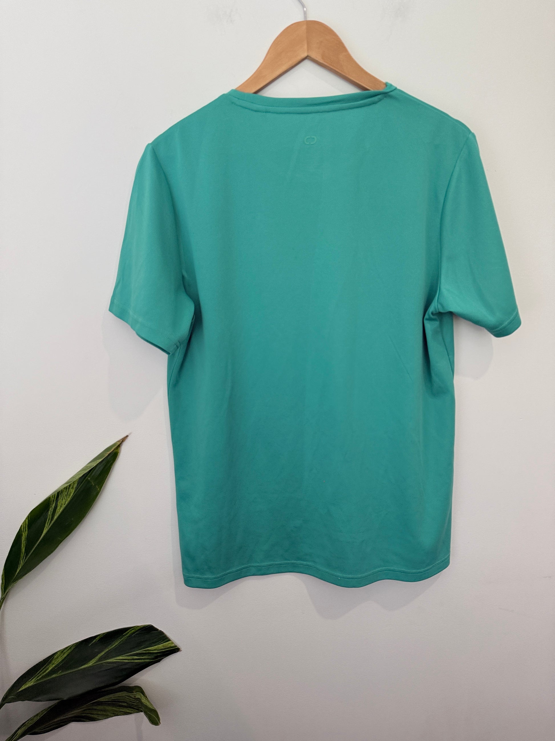 Circuit Sports T-shirt Size M