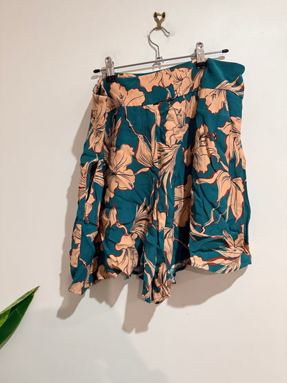 Country Road Floral Shorts Size 14 | Waist 92cm