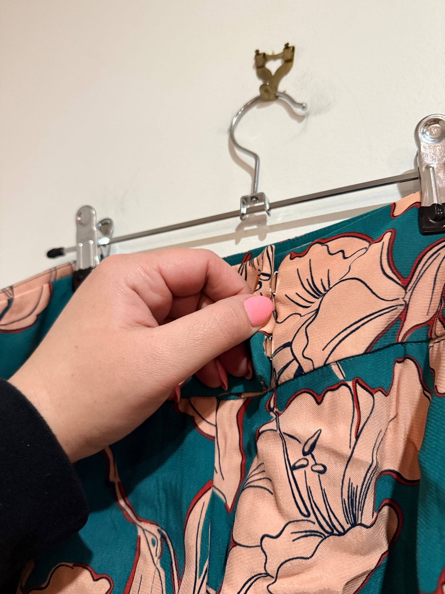 Country Road Floral Shorts Size 14 | Waist 92cm