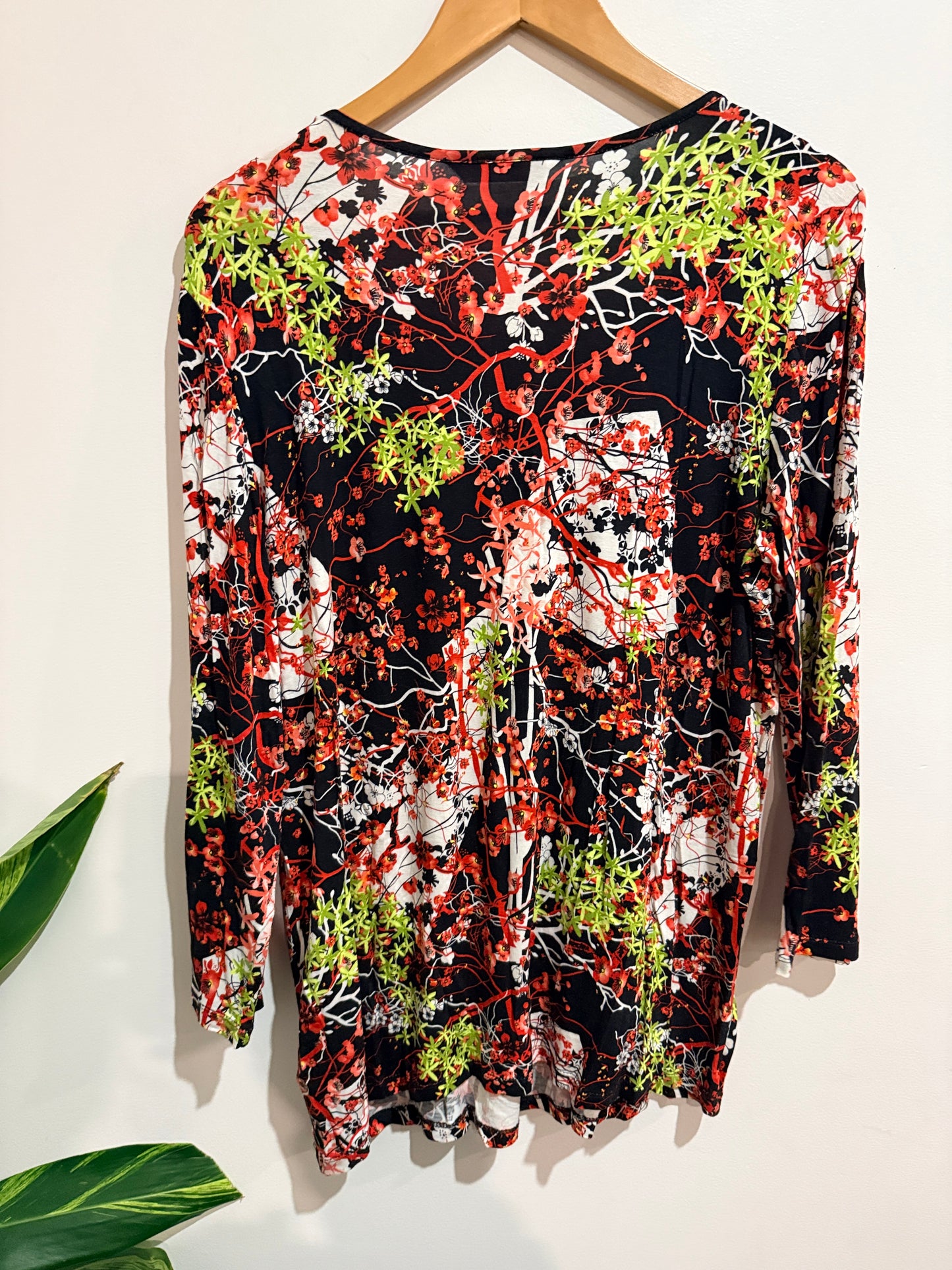 Pick A Berry Floral Print 3/4 Sleeves Shirt Size L
