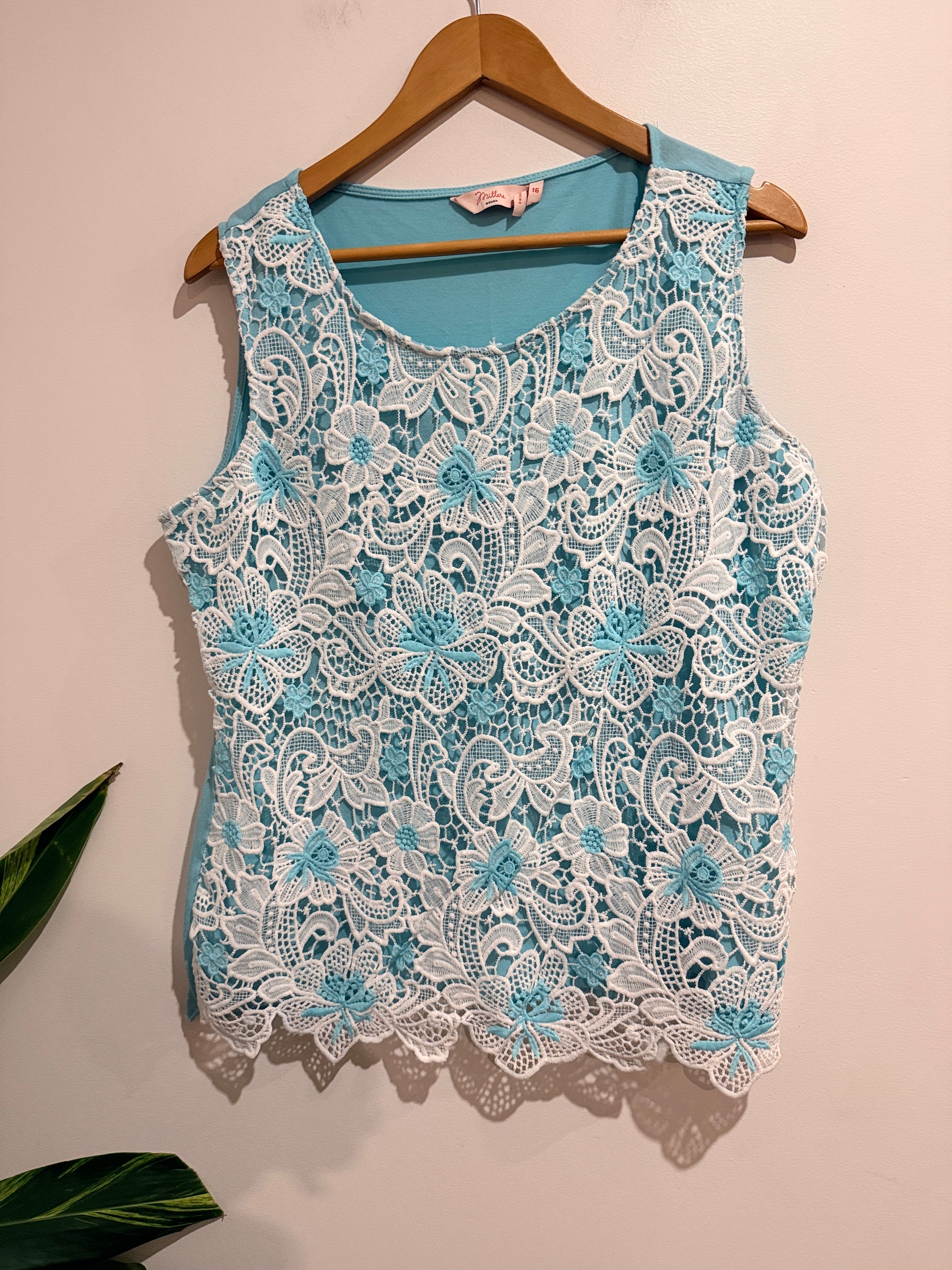 Miller Sleeveless Top Size 16