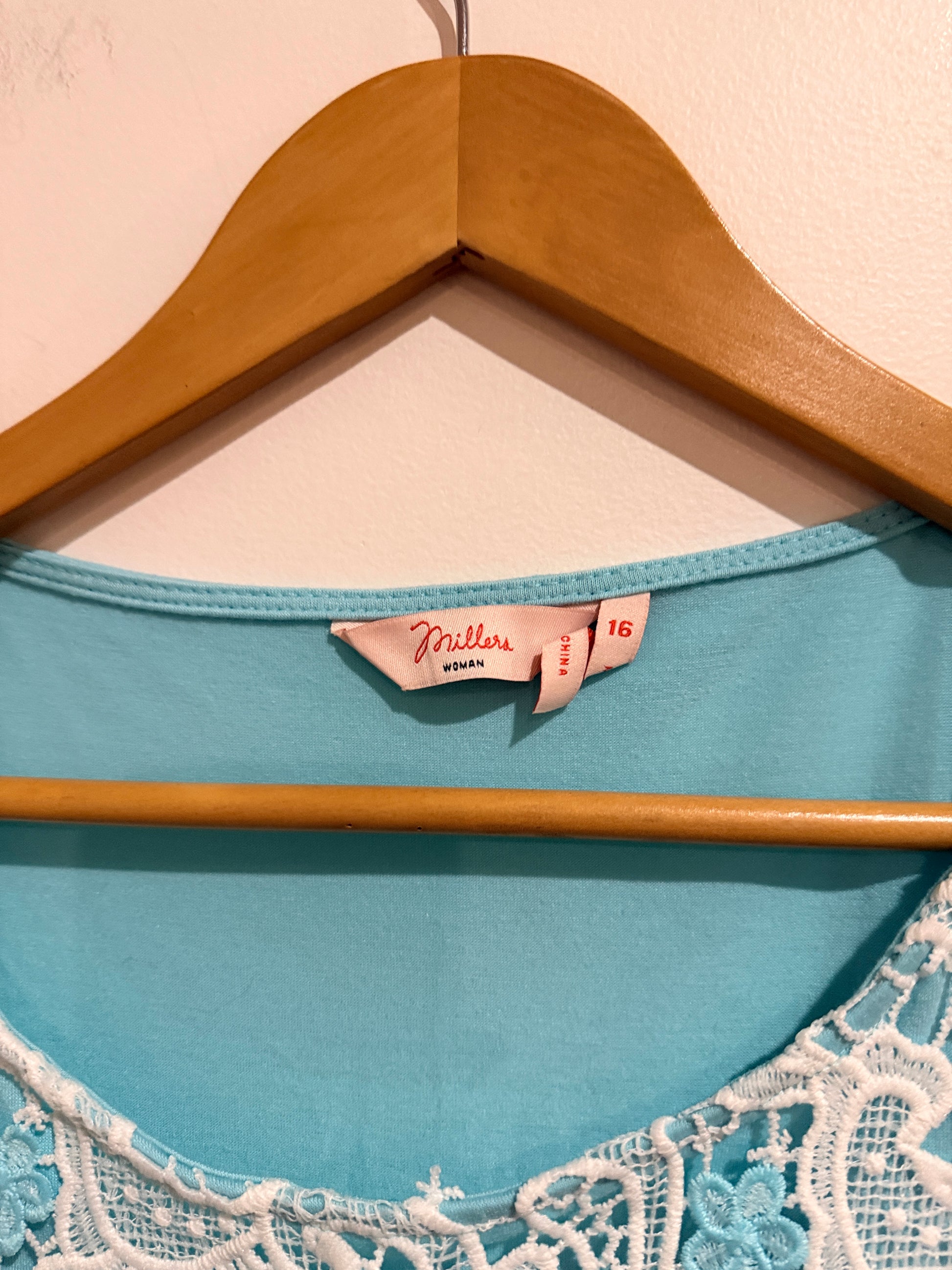 Miller Sleeveless Top Size 16