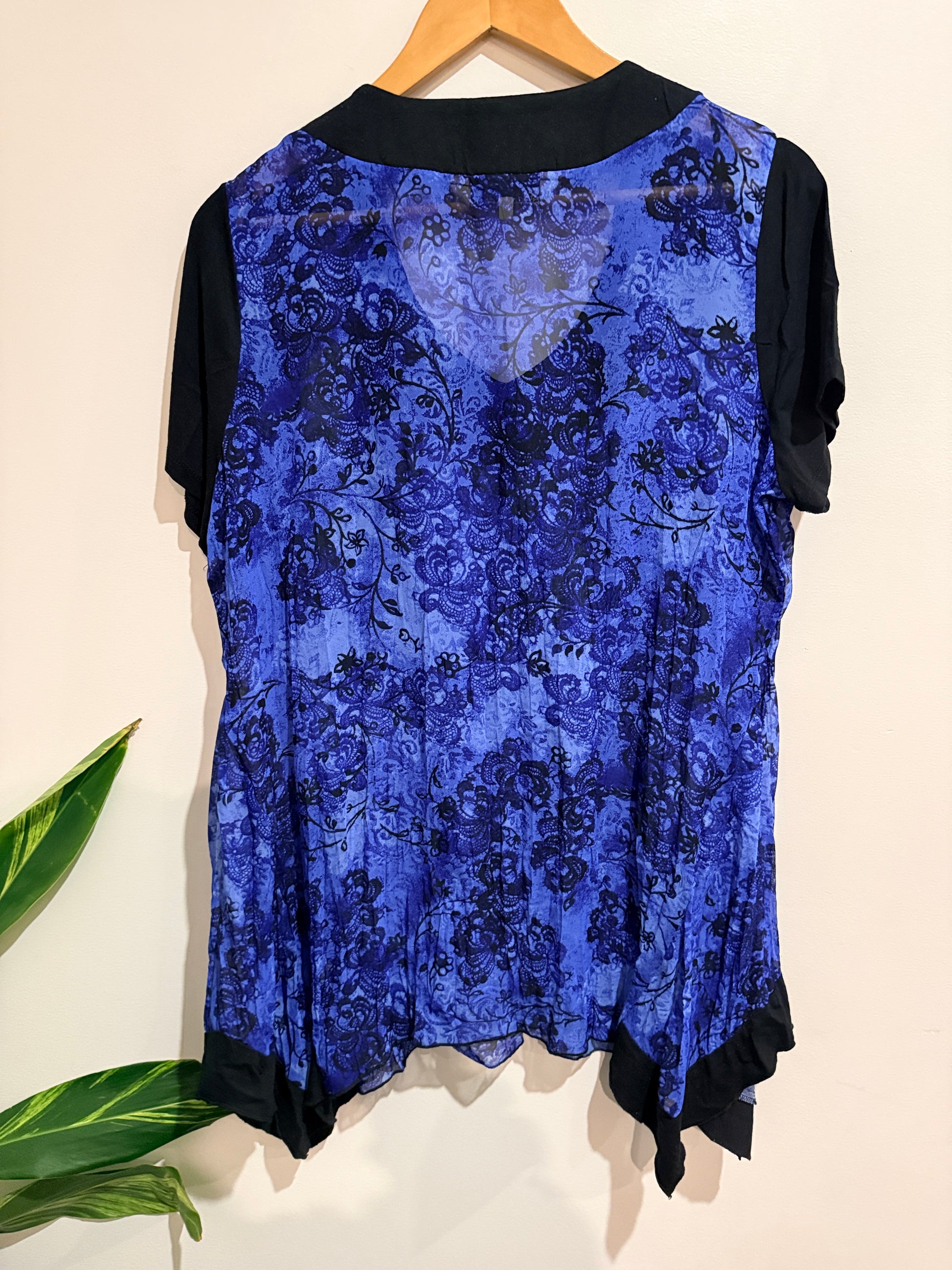 Ella J Floral Pattern Shirt Size 14