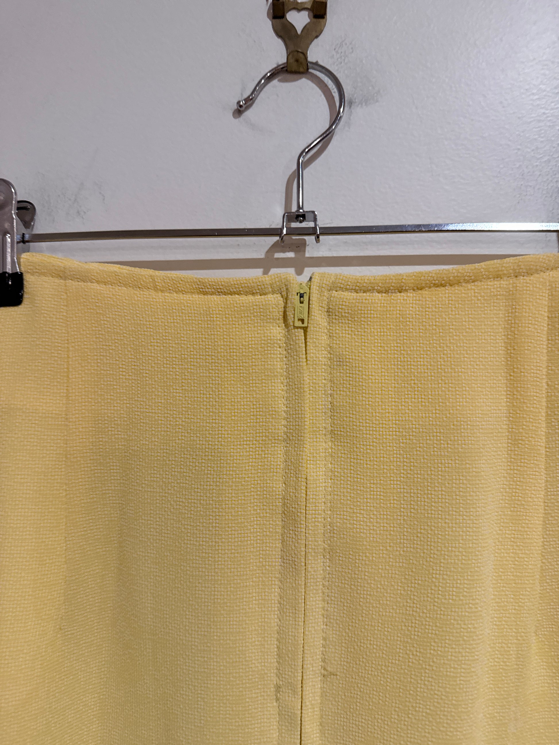 Brand Unknown High-waisted Mini Skirt Size Waist 72cm