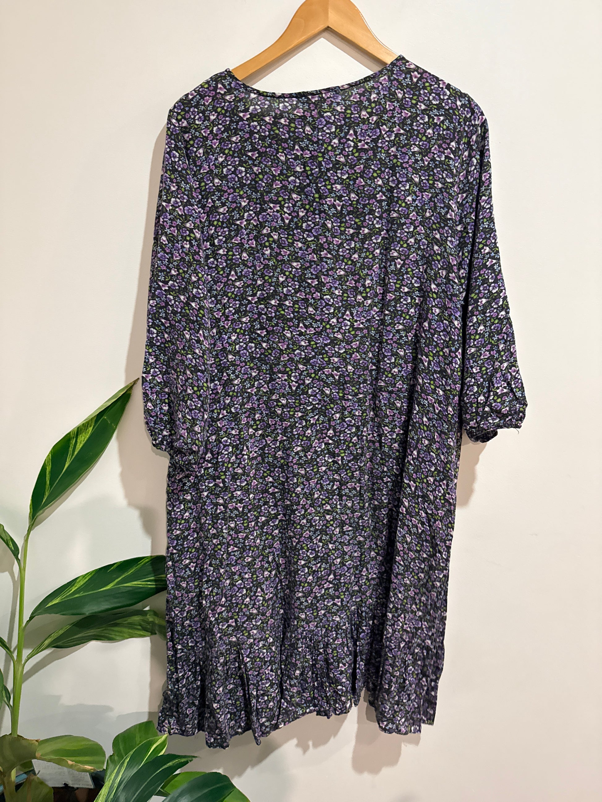 Capture Ditsy Floral Dress Size 18