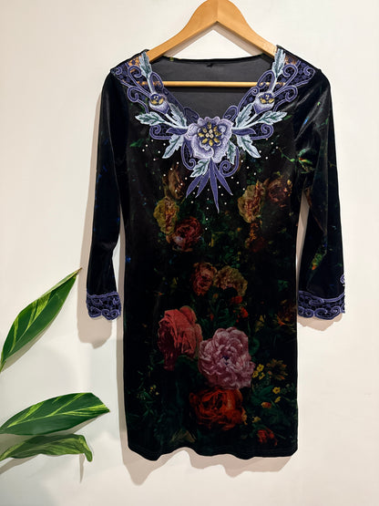 Velour Dress Size U/Arm to U/Arm 45cm