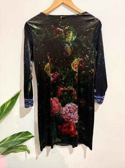 Velour Dress Size U/Arm to U/Arm 45cm