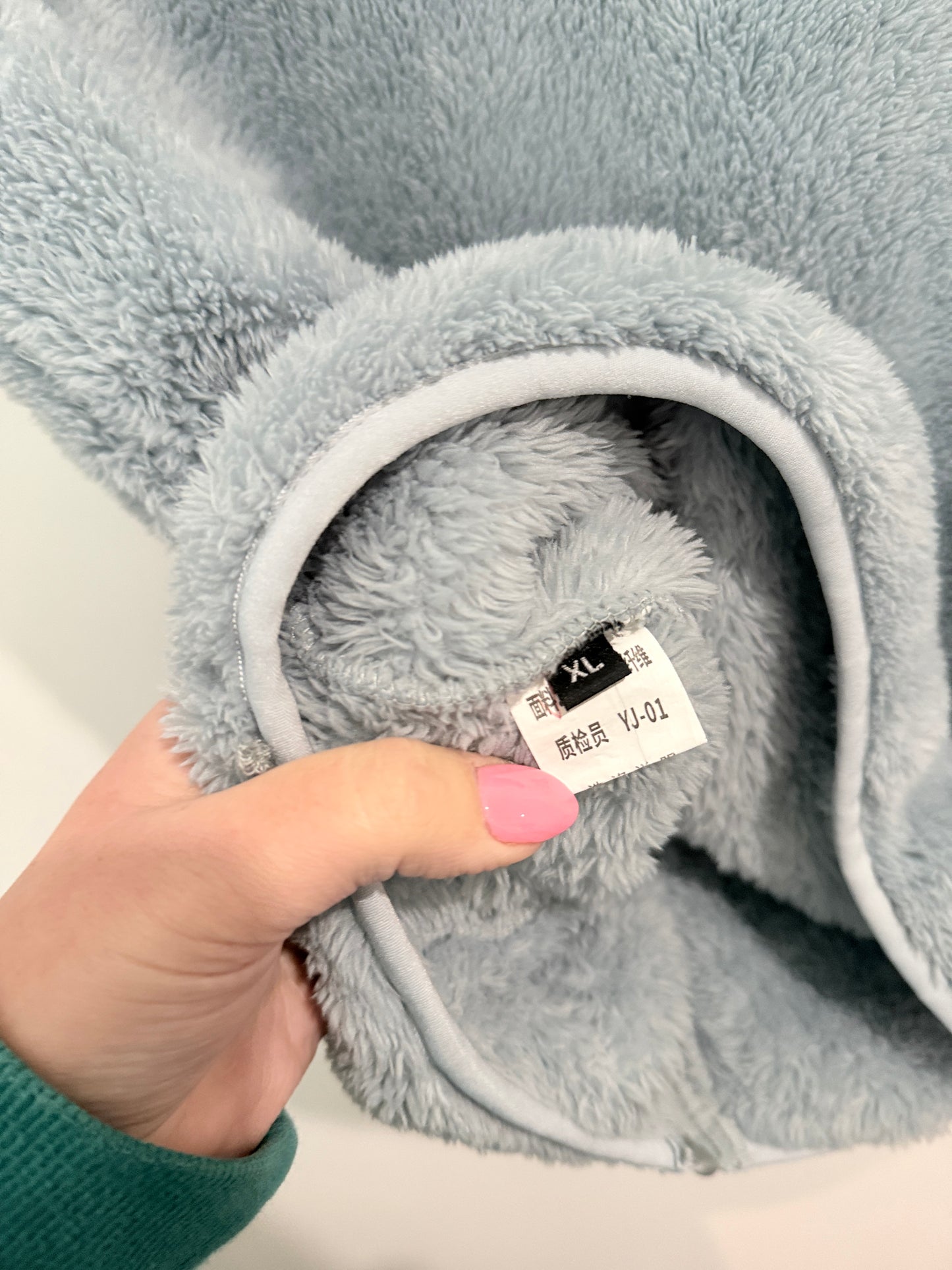 Brand Unknown Fluffy Fleece Vest Size XL | U/Arm to U/Arm 56cm