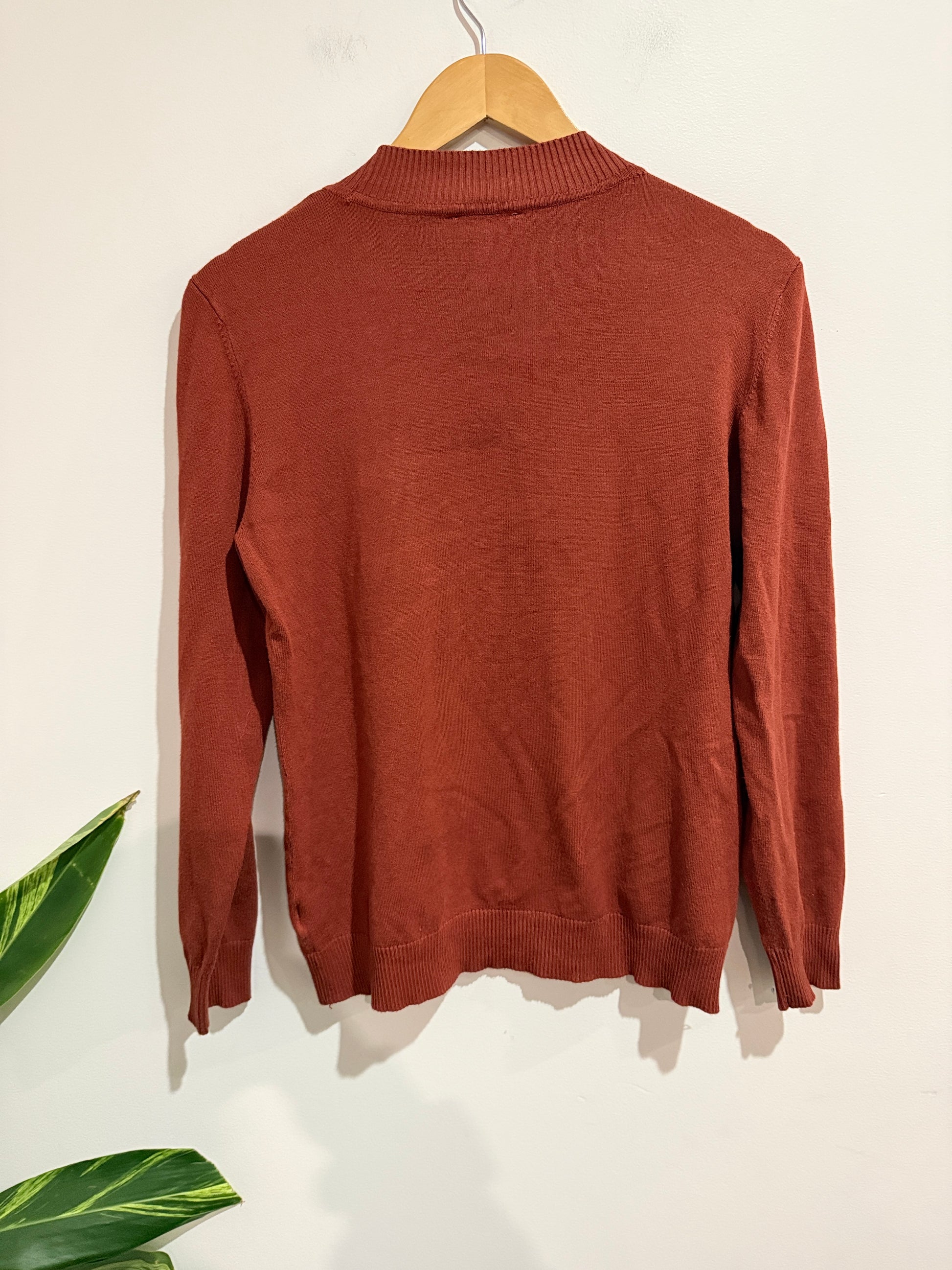Signify Knit Sweater Size M