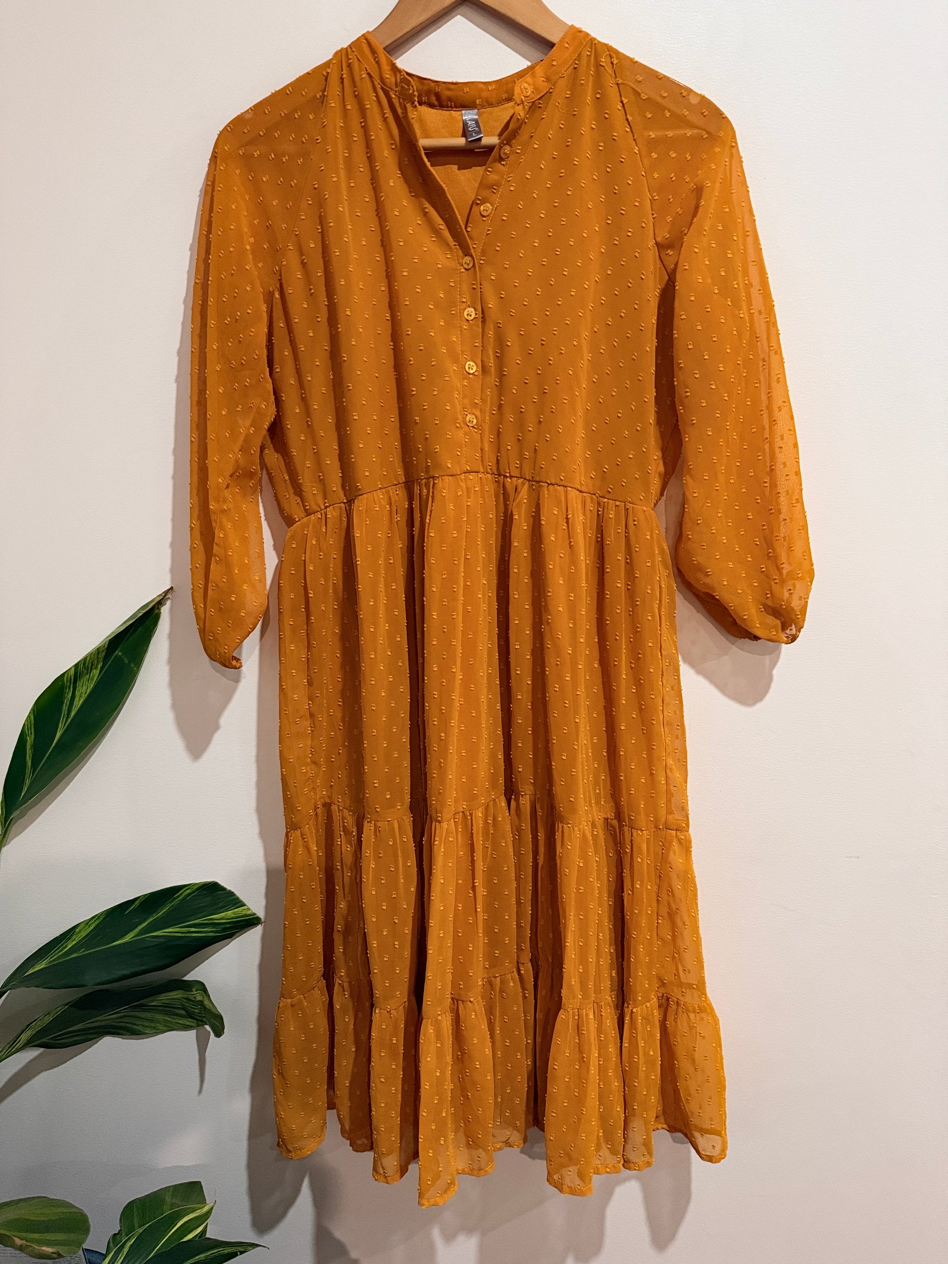 Aayu Tiered Midi Dress Size L