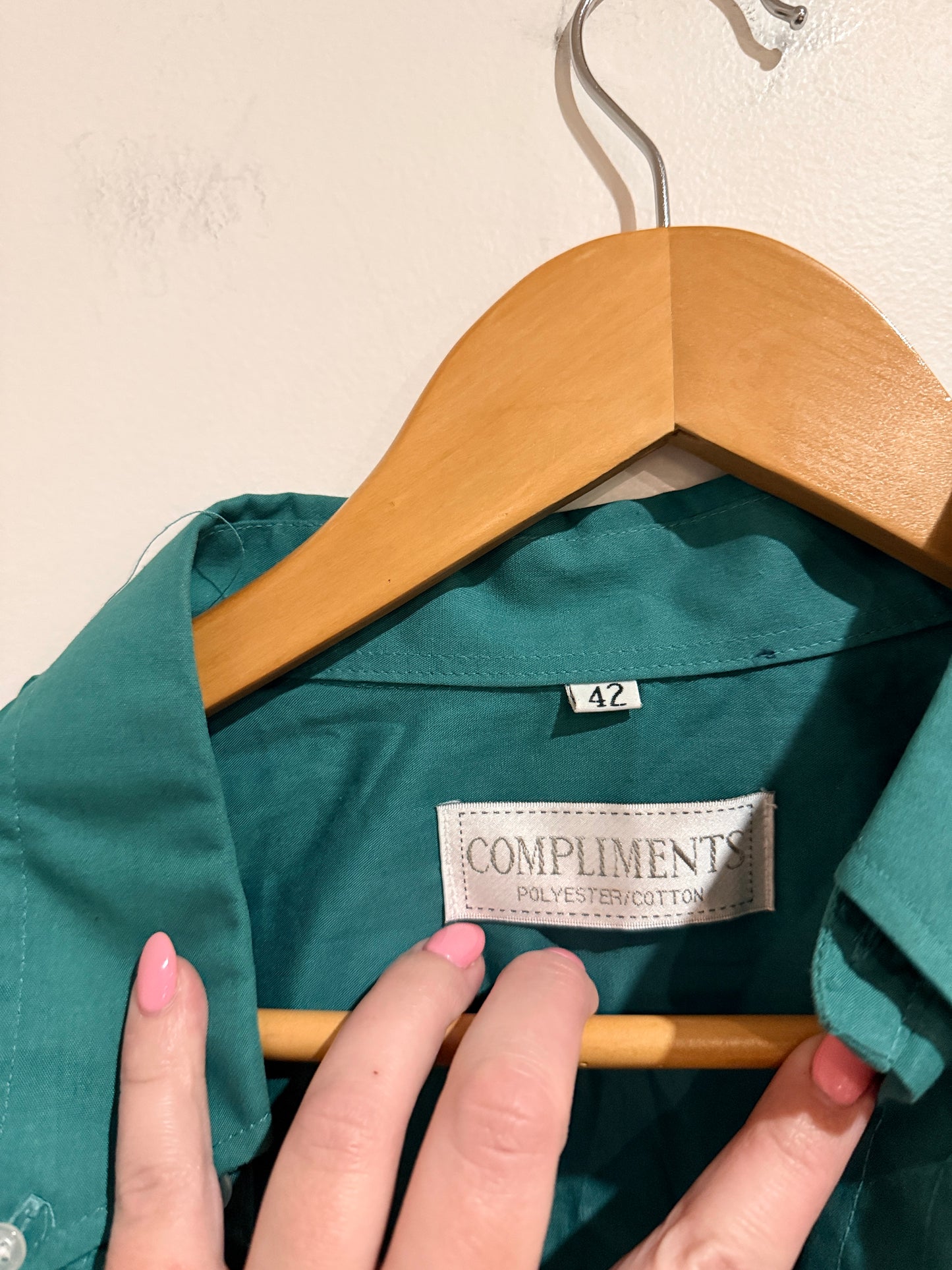 Compliments Button-down Shirt Size 42 | U/Arm to U/Arm 62cm