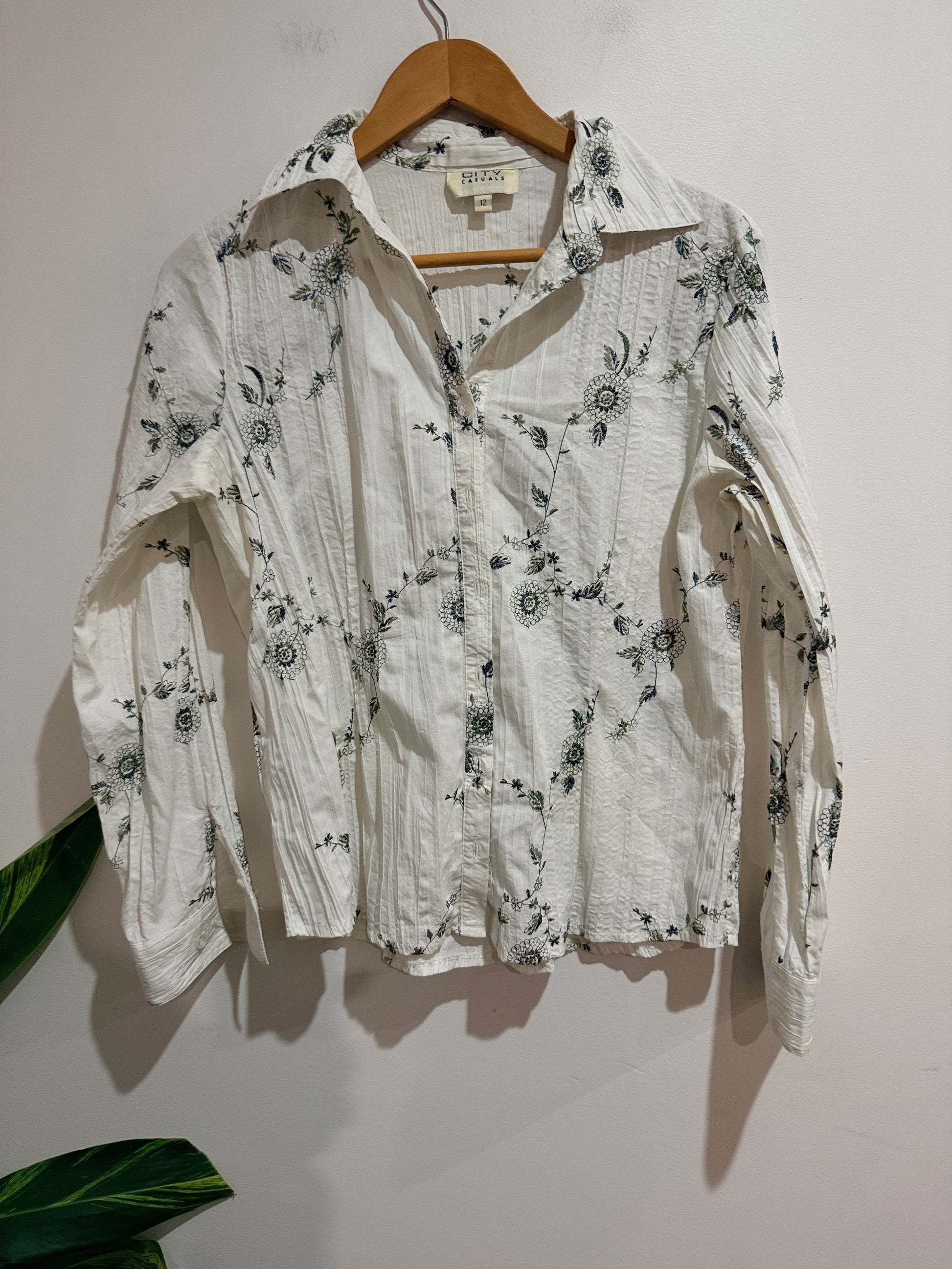 City Casuals Button-down Shirt Size 12