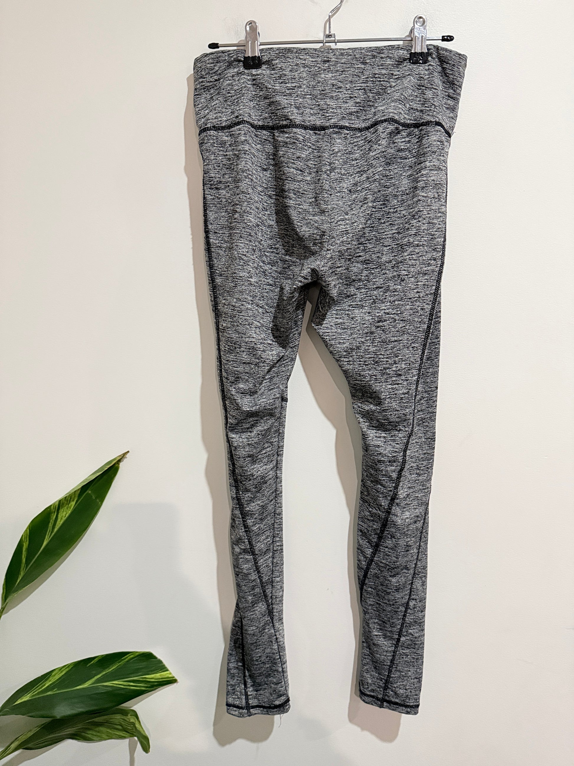 Brand Unknown Athletic Leggings Size Waist 72cm