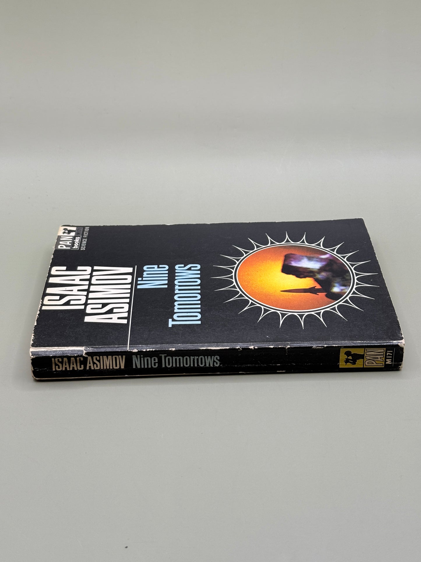 Nine Tomorrows by Isaac Asimov (2nd printing 1967 PAN)