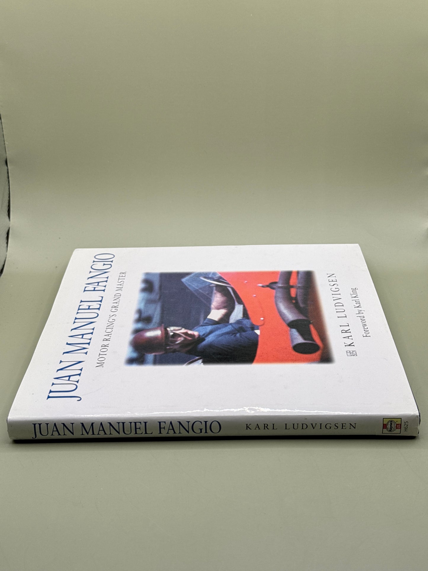 Juan Manuel Fangio: Motor Racing's Grand Master by Karl Ludvigsen