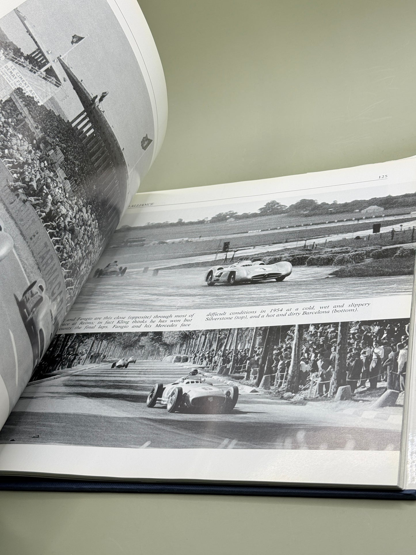 Juan Manuel Fangio: Motor Racing's Grand Master by Karl Ludvigsen