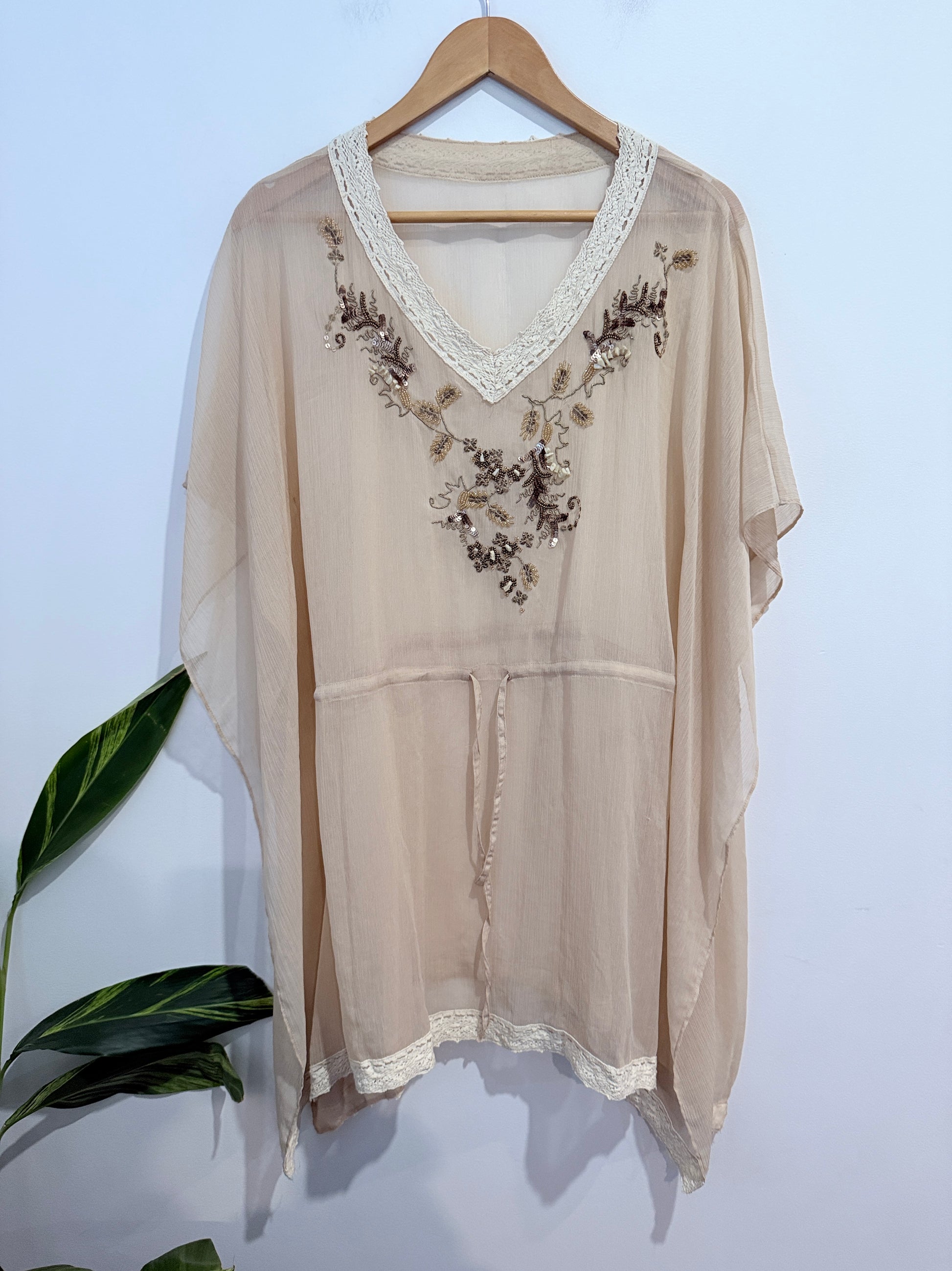 Brand Unknown Sheer Kaftan Size U/Arm to U/Arm 56cm