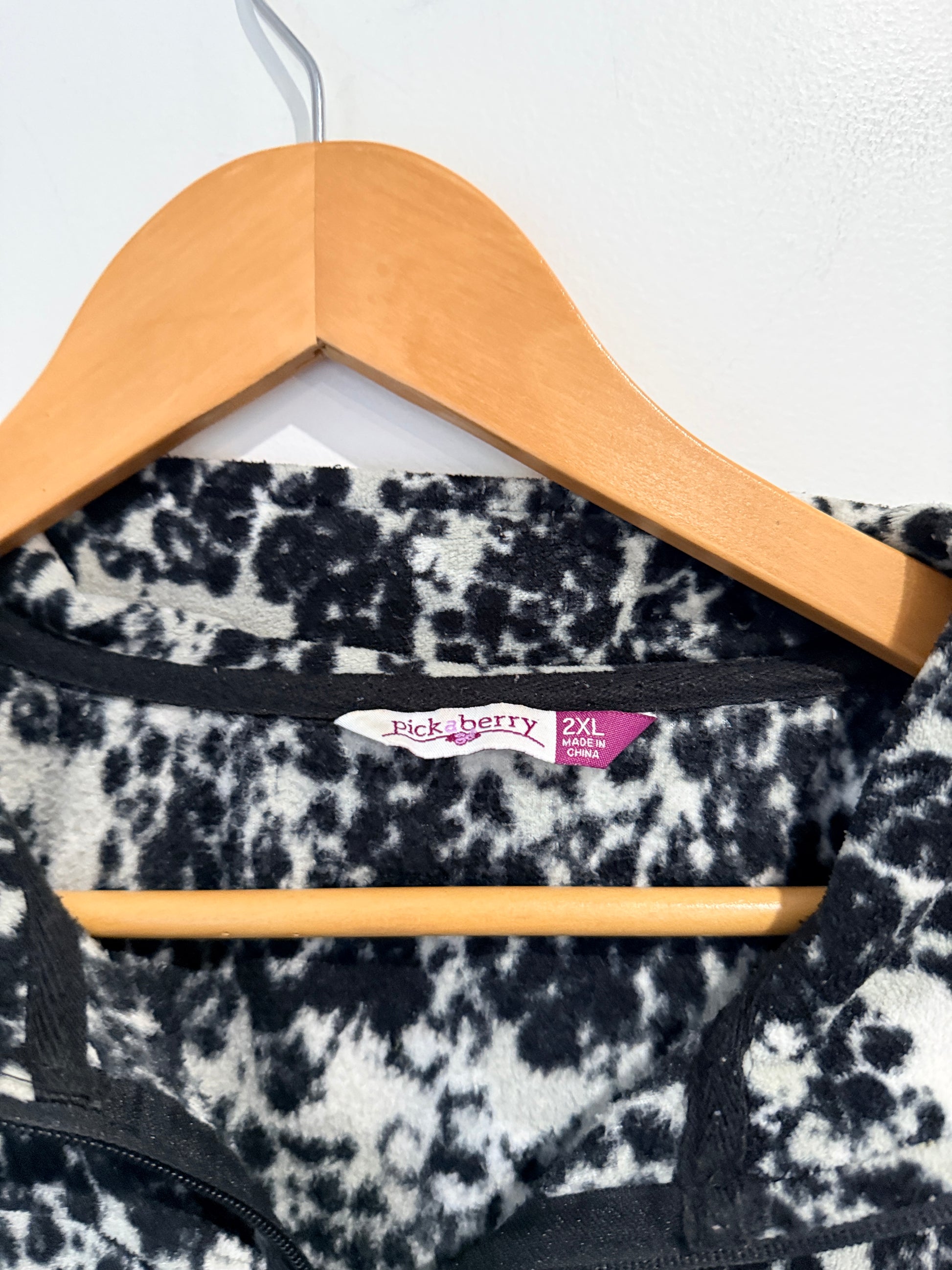 Pick A Berry Speckled Pattern Button-up Shirt Size 2XL