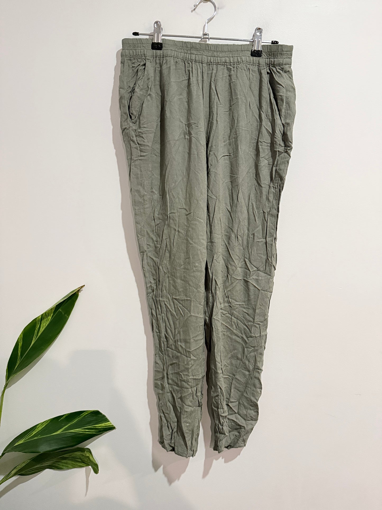H & M Pull-on Pants Size 38