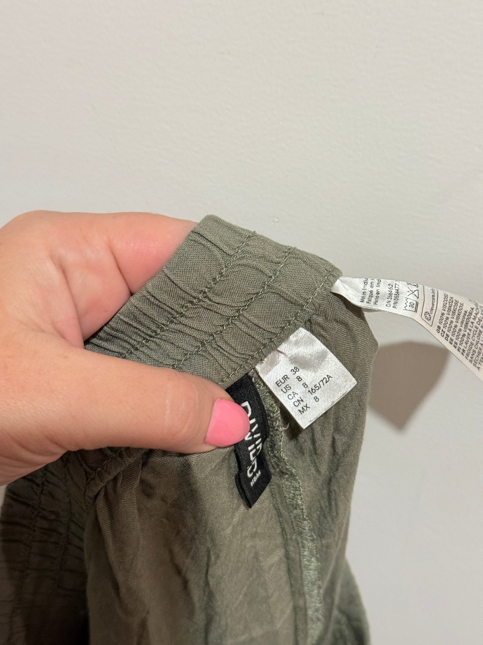 H & M Pull-on Pants Size 38