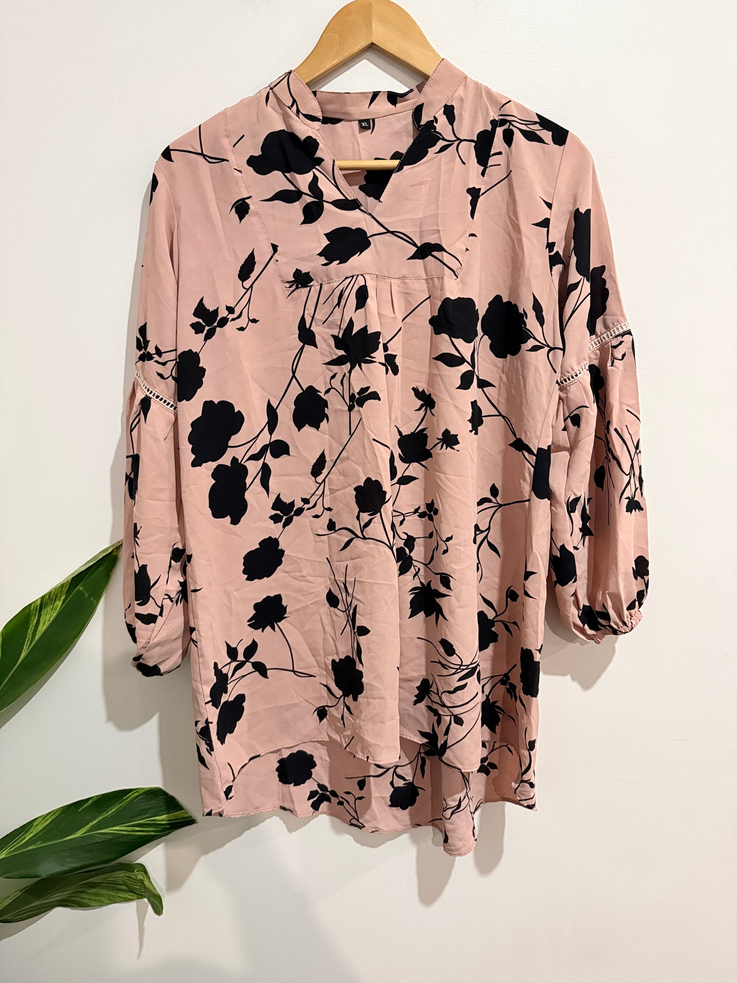Brand Unknown Floral Print Tunic Top Size XL | U/Arm to U/Arm 50cm