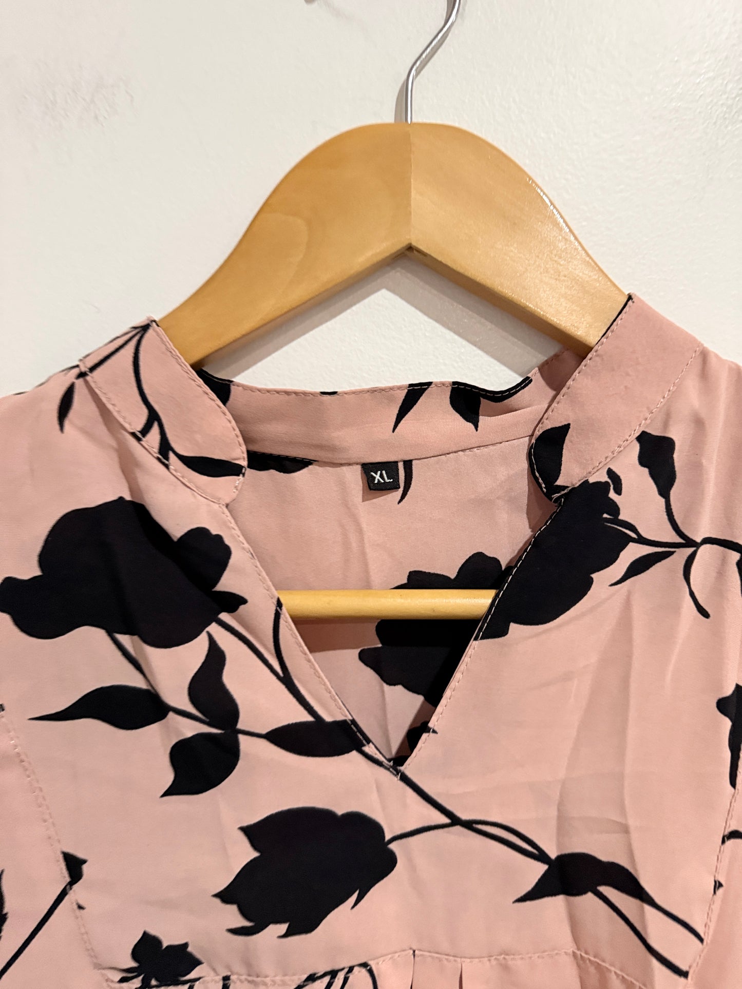 Brand Unknown Floral Print Tunic Top Size XL | U/Arm to U/Arm 50cm