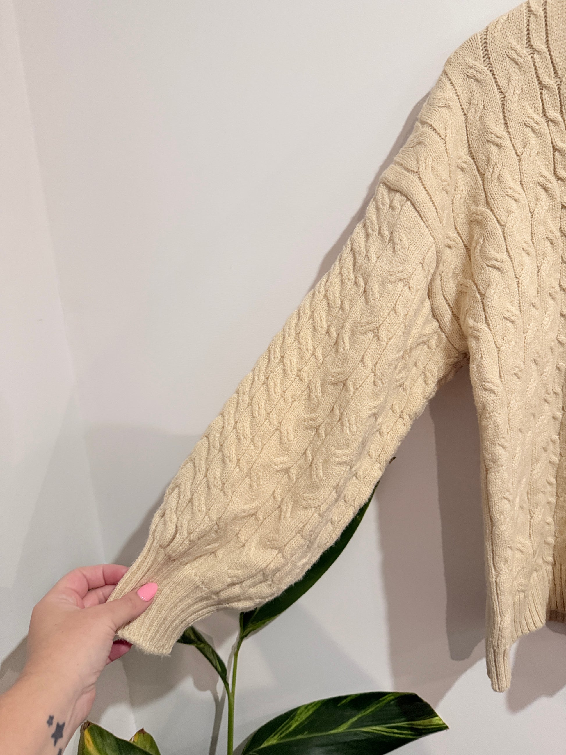 Cable Knit Sweater Size U/Arm to U/Arm 54cm