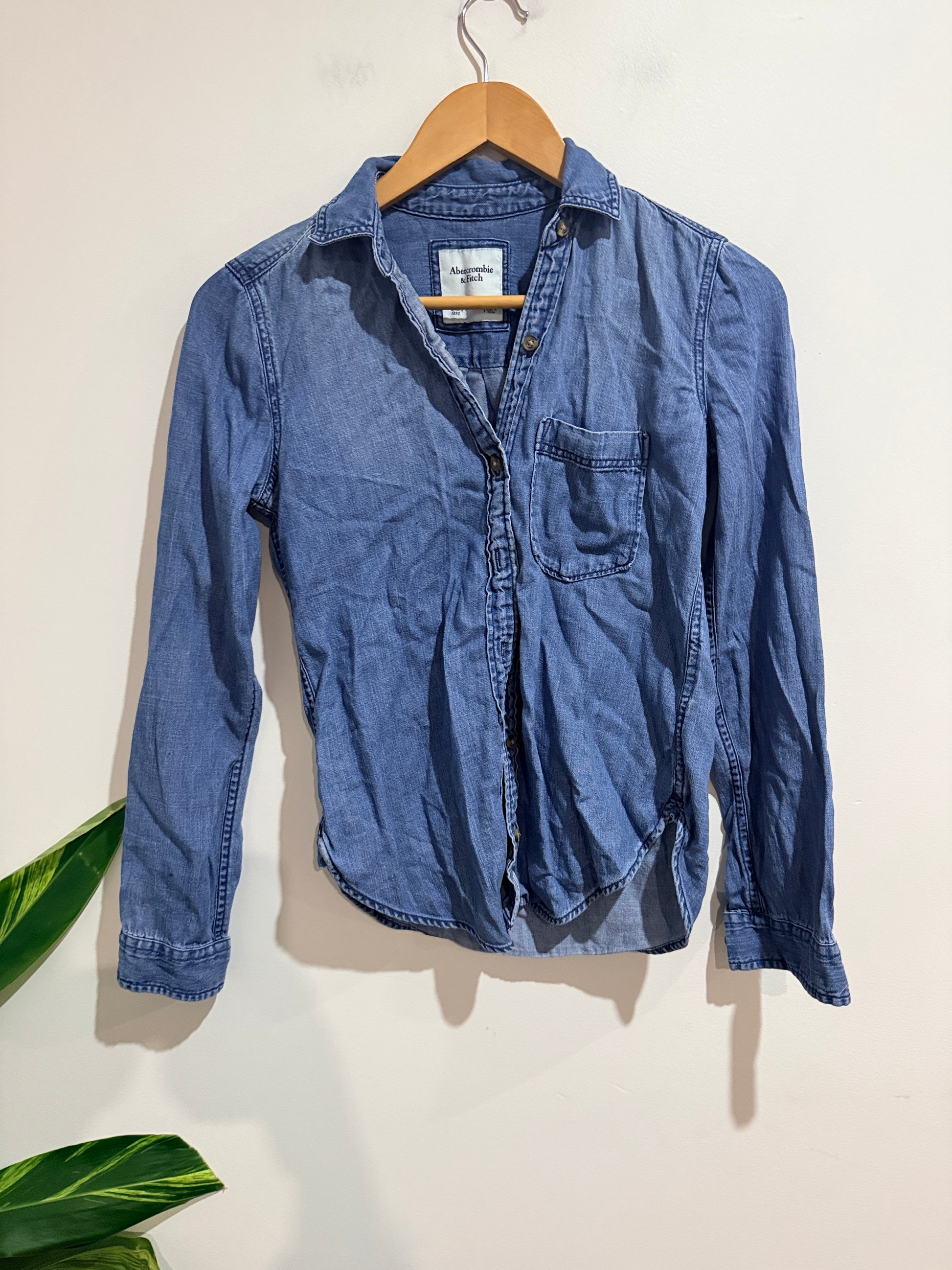Abercrombie & Fitch Long Sleeve Denim/Chambray Shirt Size XXS