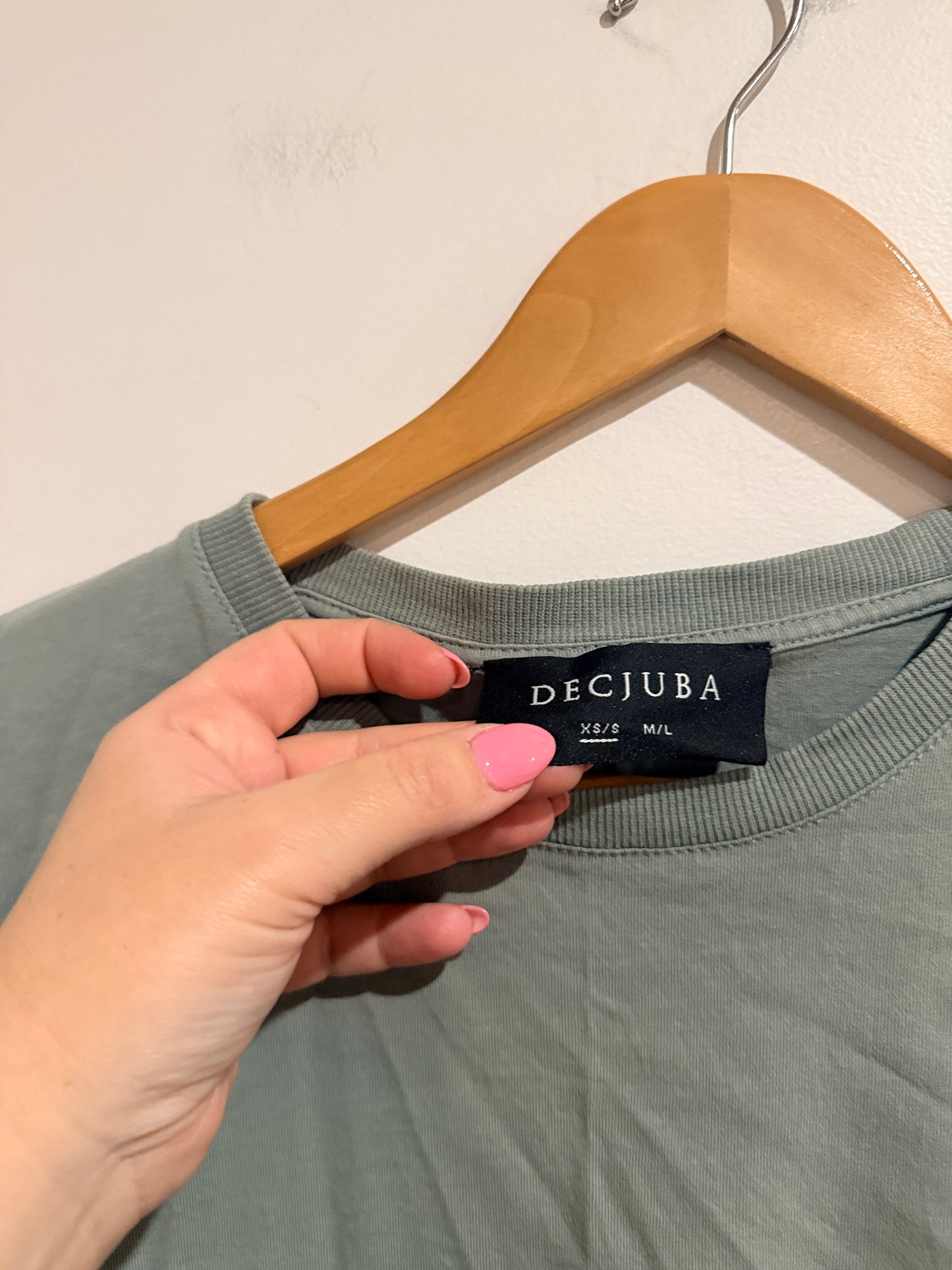 Decjuba Cropped Short-sleeve T-shirt Size XS/S