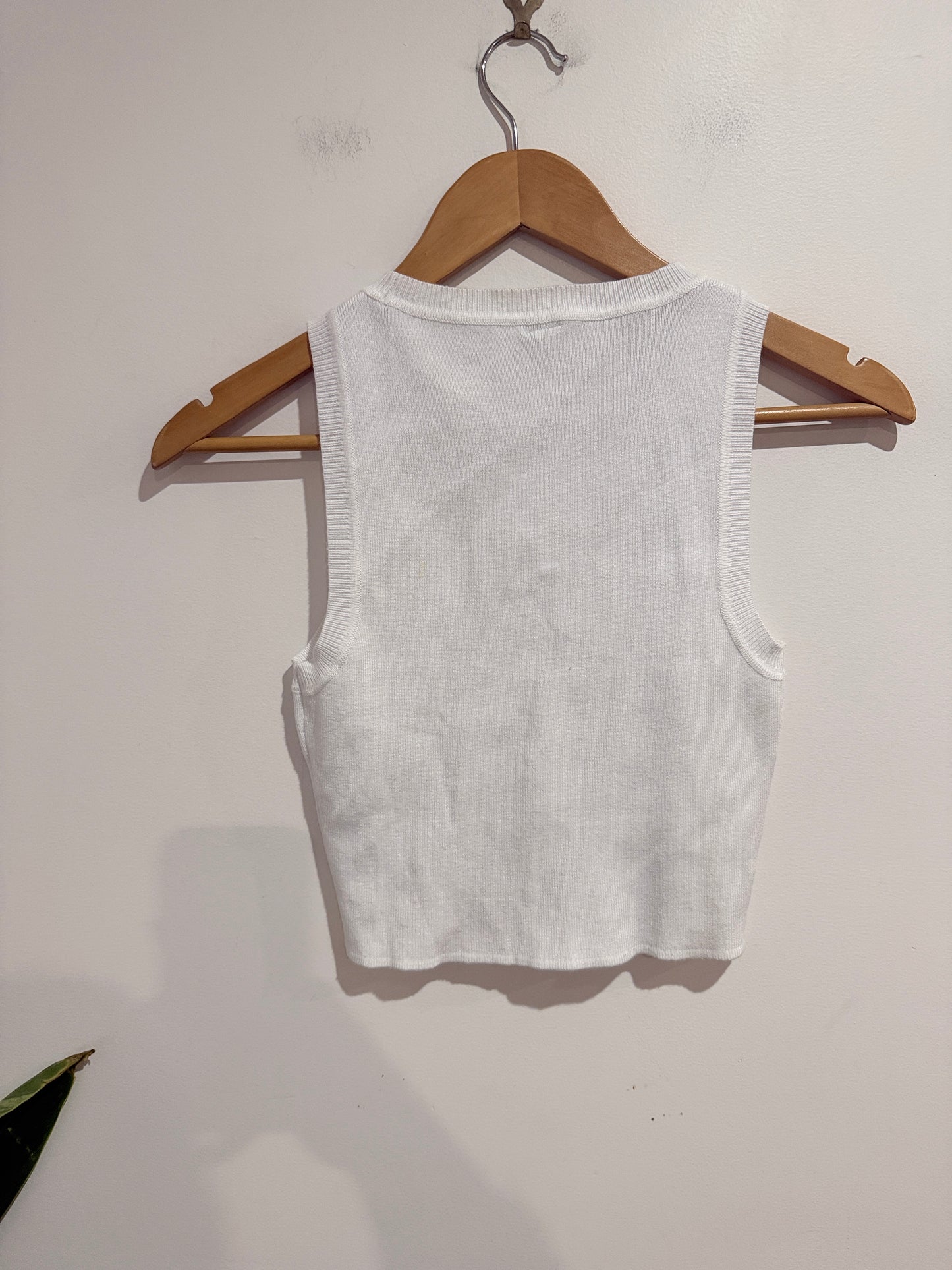 Brand Unknown Ribbed Cropped Tank Top Size U/Arm to U/Arm 32cm