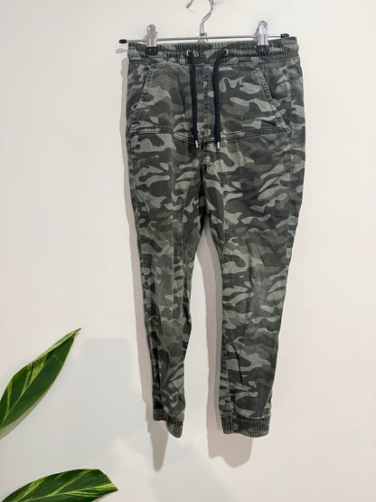 Young Original Camo Jogger Pants Size 7
