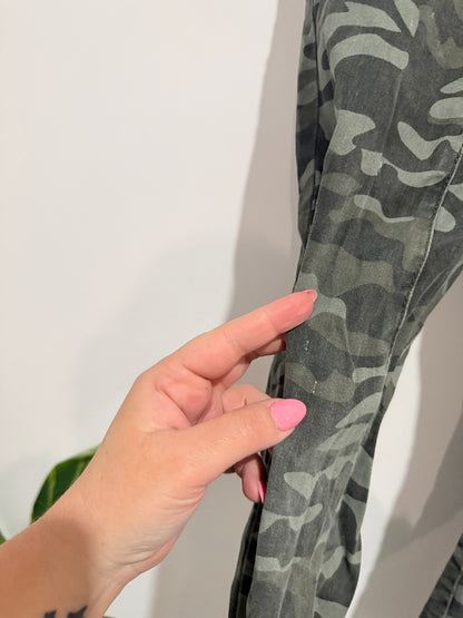 Young Original Camo Jogger Pants Size 7