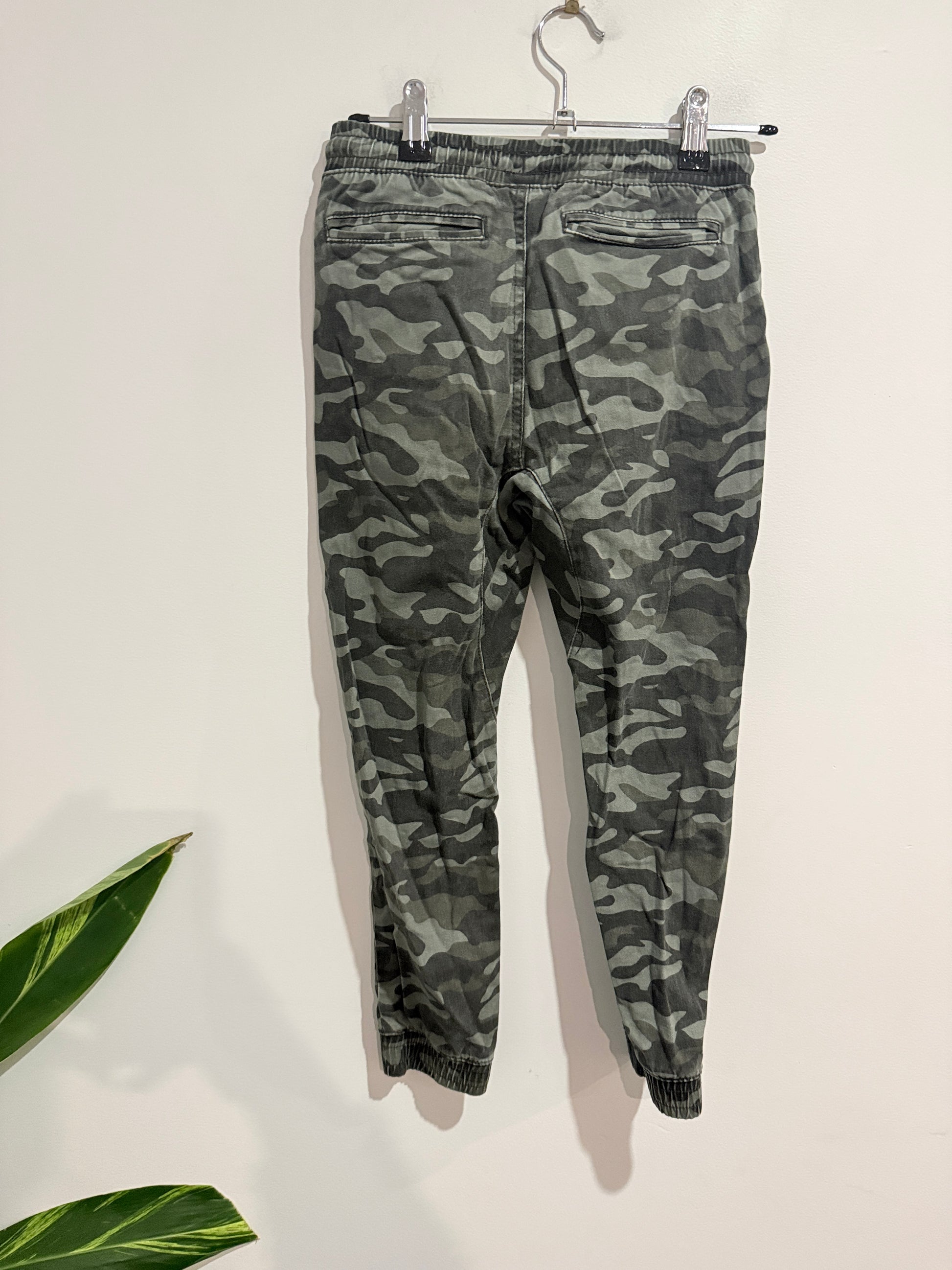 Young Original Camo Jogger Pants Size 7