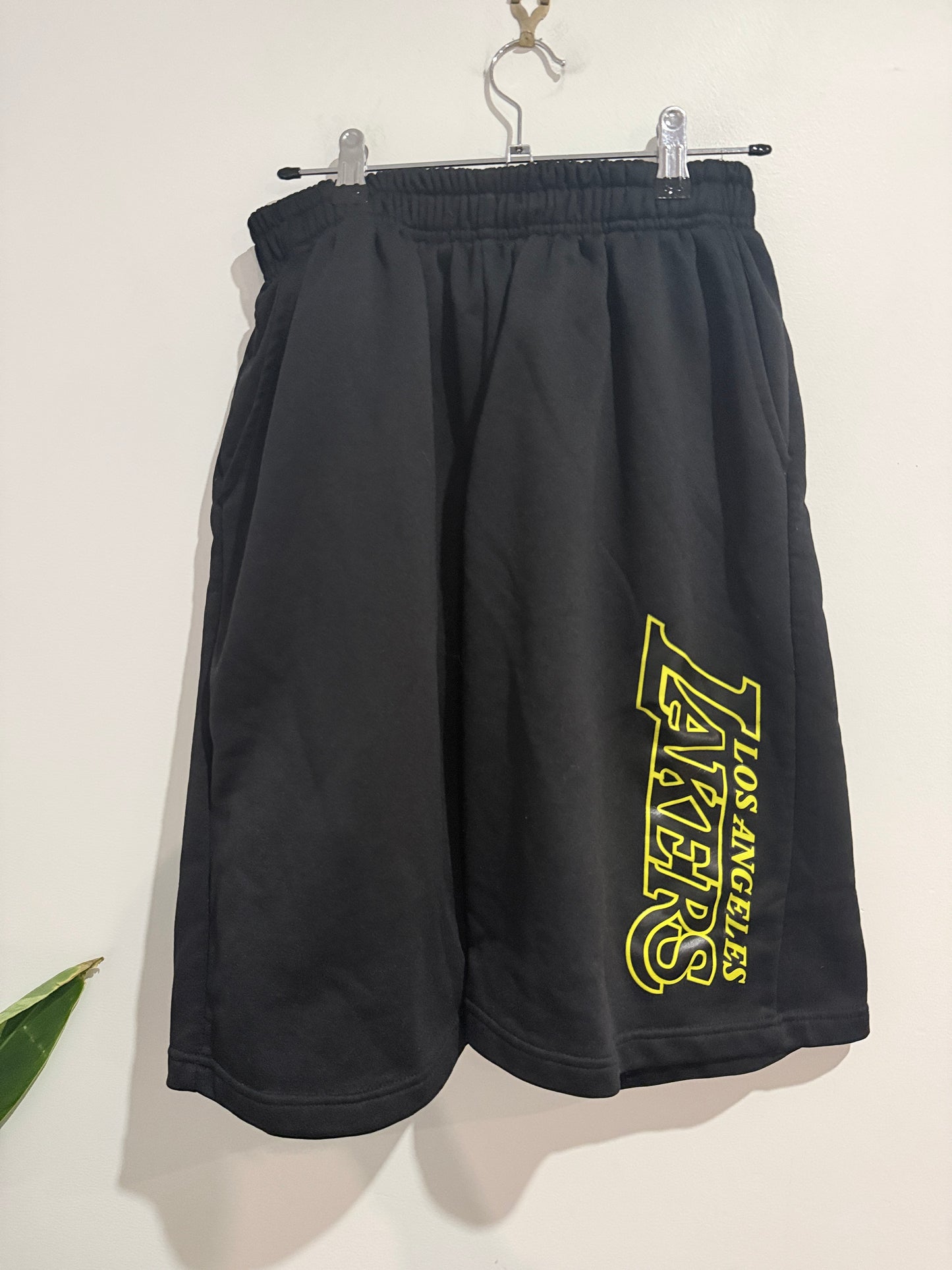 Brand Unknown Basketball Shorts Size XL | Waist 64cm