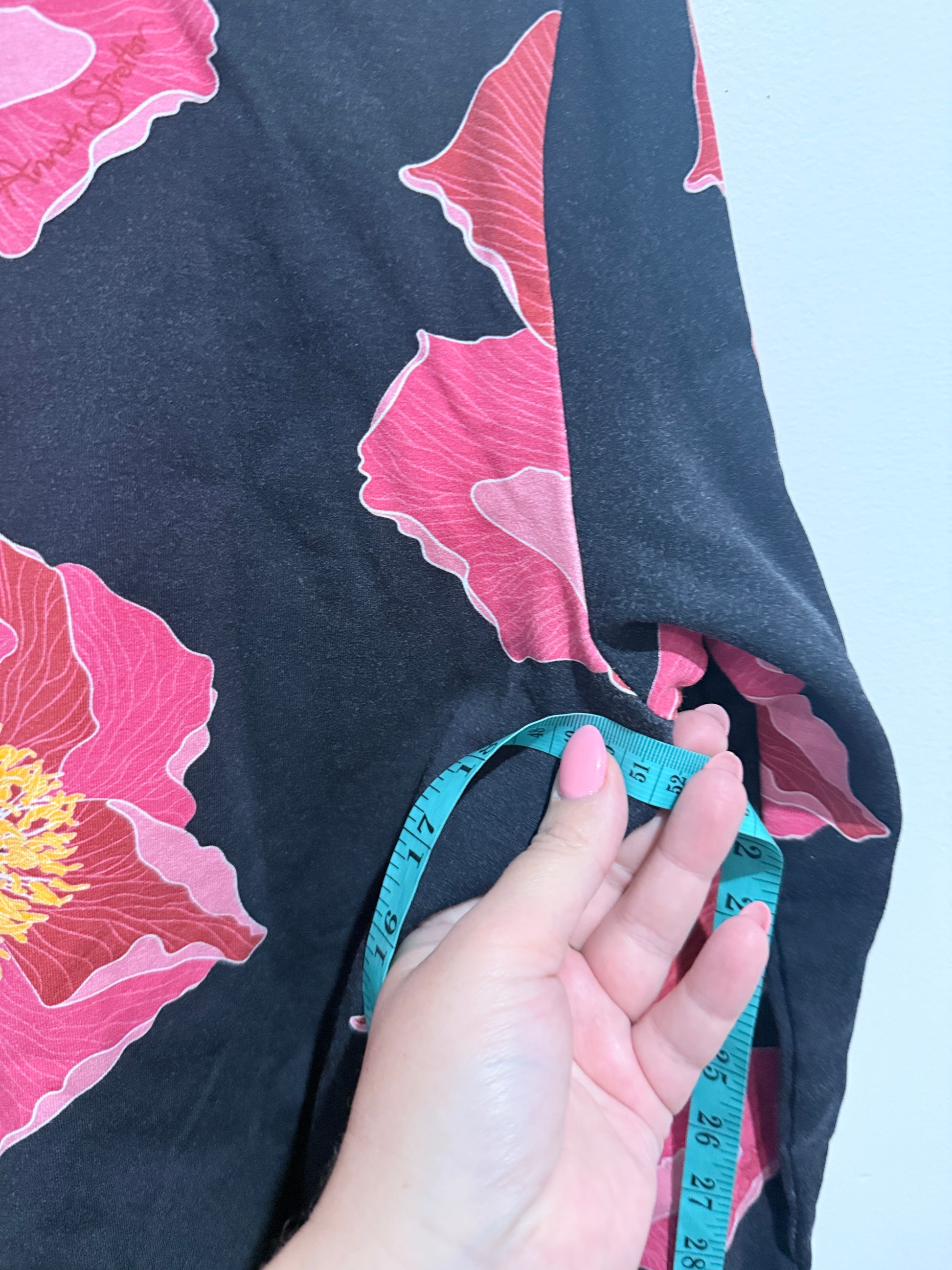 Annah Sretton (NZ Designed) Floral Print Shirt Size XS | U/Arm to U/Arm 52cm
