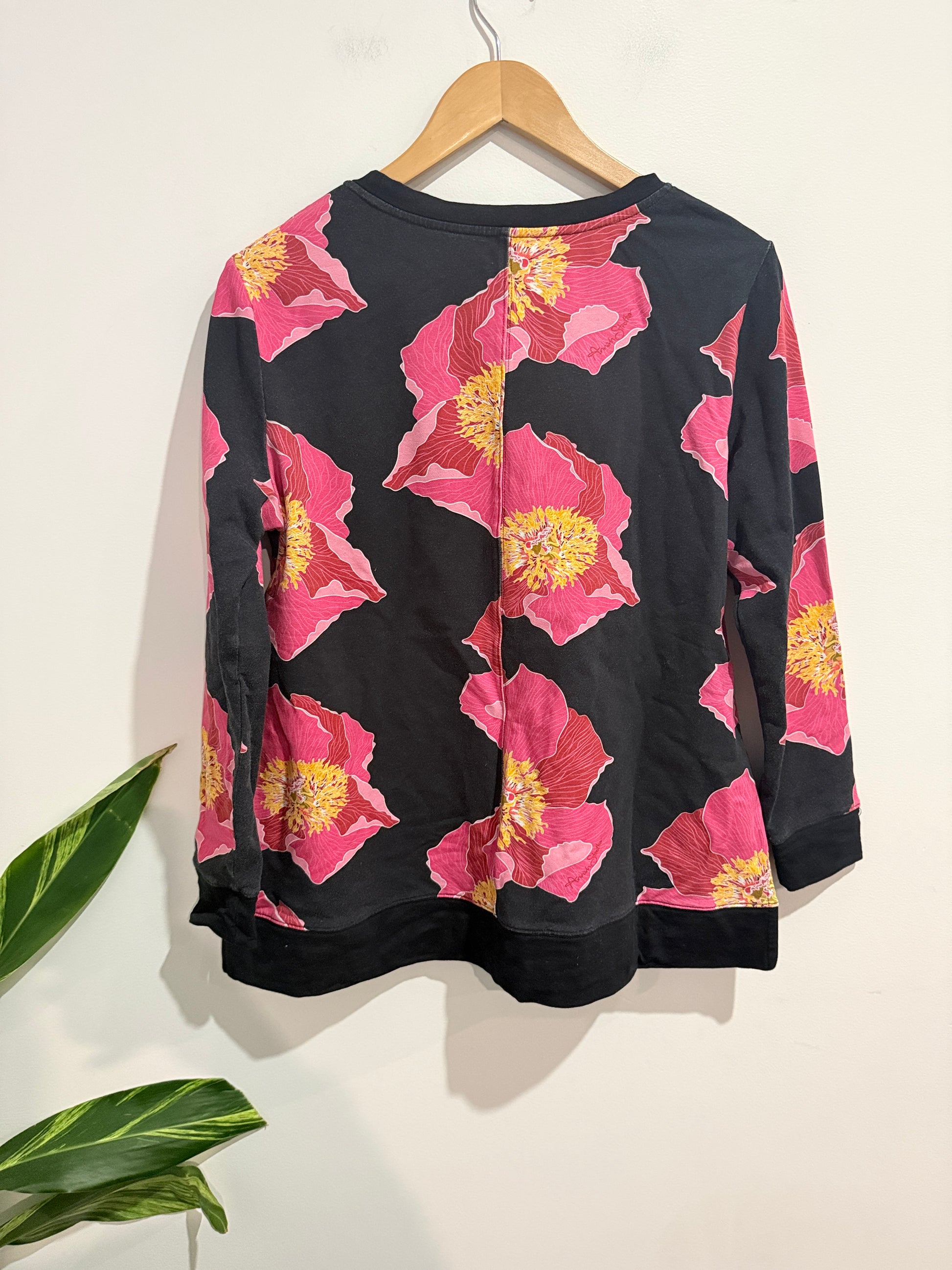 Annah Sretton (NZ Designed) Floral Print Shirt Size XS | U/Arm to U/Arm 52cm
