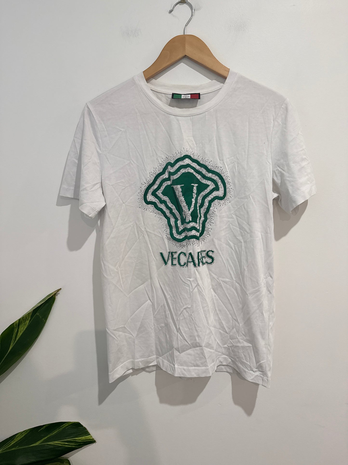 Jiu Yan Ou Pin Graphic T-shirt Size L