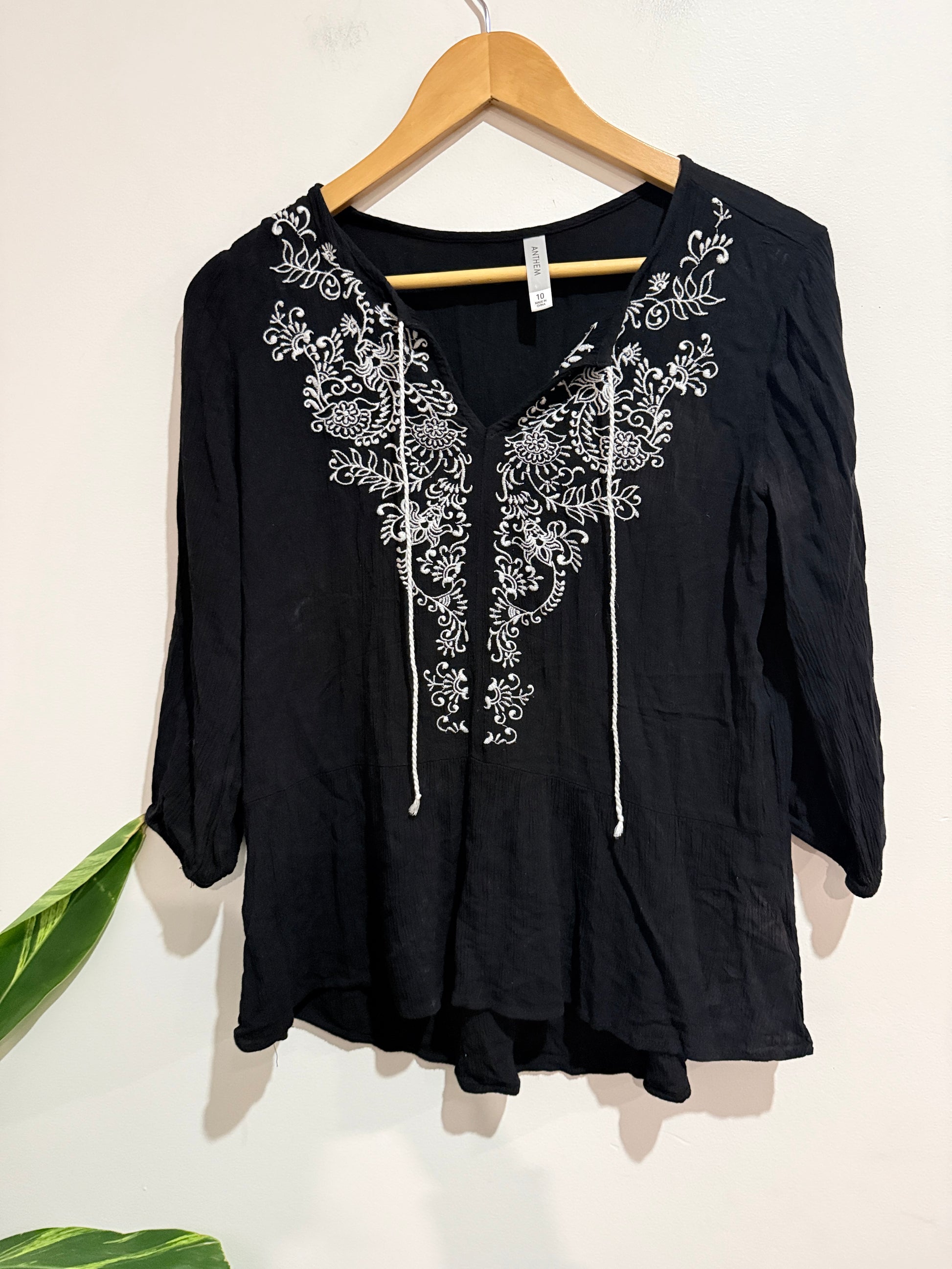Anthem Bohemian-style Peasant Top Size 10