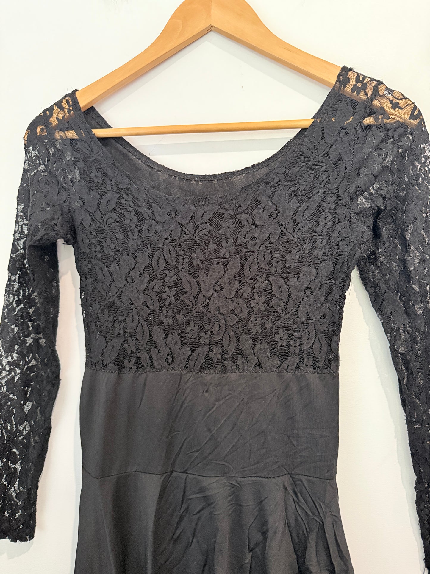 Mini Dress Size U/Arm to U/Arm 37cm