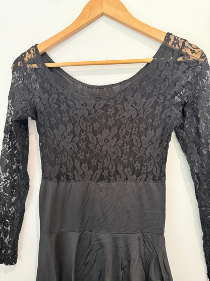 Mini Dress Size U/Arm to U/Arm 37cm
