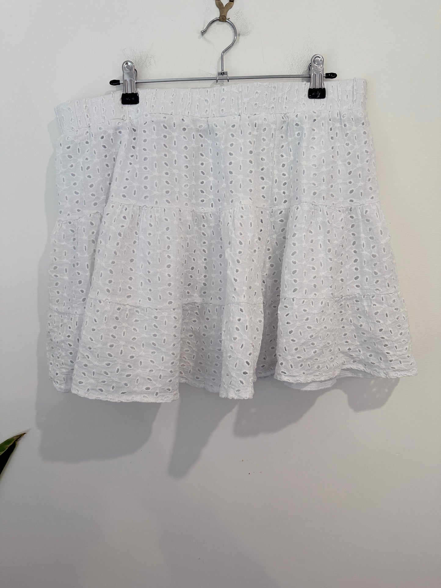 Shell & Lining: Eyelet Tiered Mini Skirt Size XXL