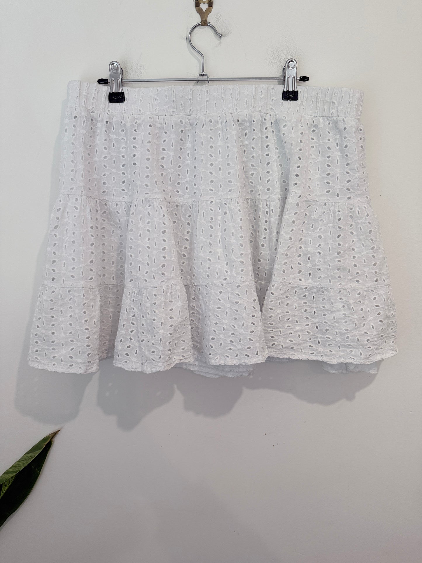 Shell & Lining: Eyelet Tiered Mini Skirt Size XXL