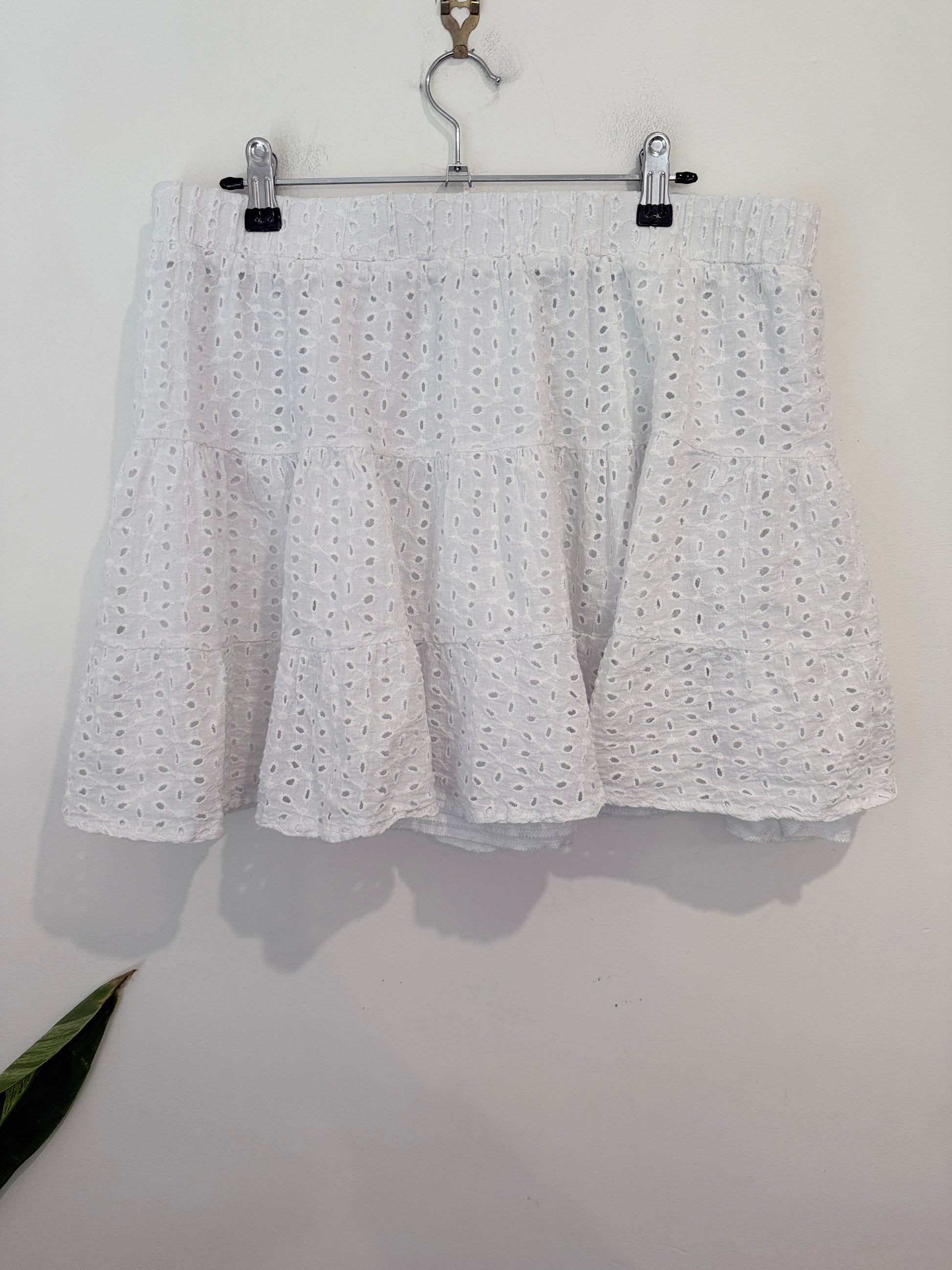 Shell & Lining: Eyelet Tiered Mini Skirt Size XXL
