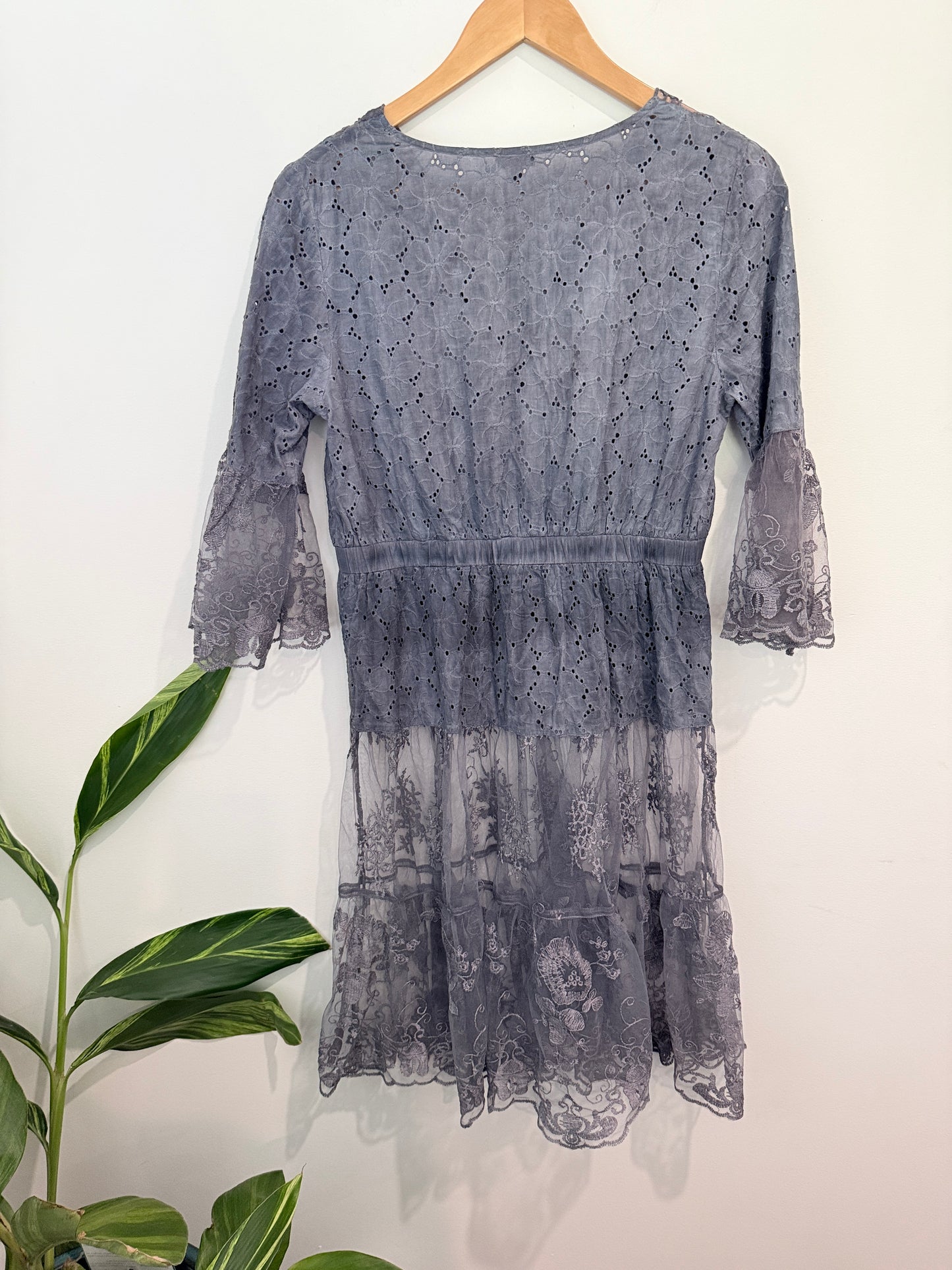 Heine Lace Dress Size 38 | U/Arm to U/Arm 44cm