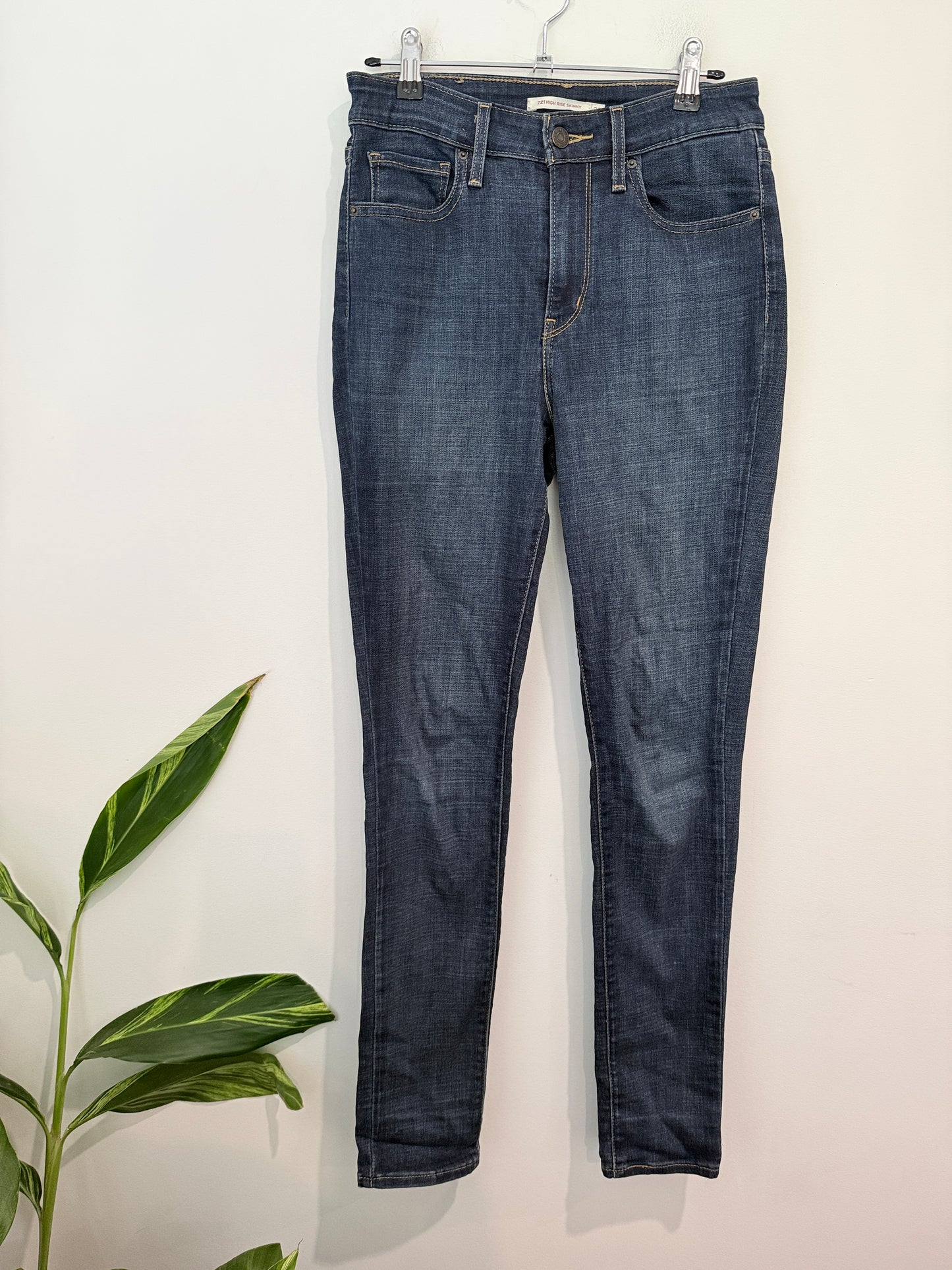 Levi Strauss High-rise Skinny Jeans Size 28