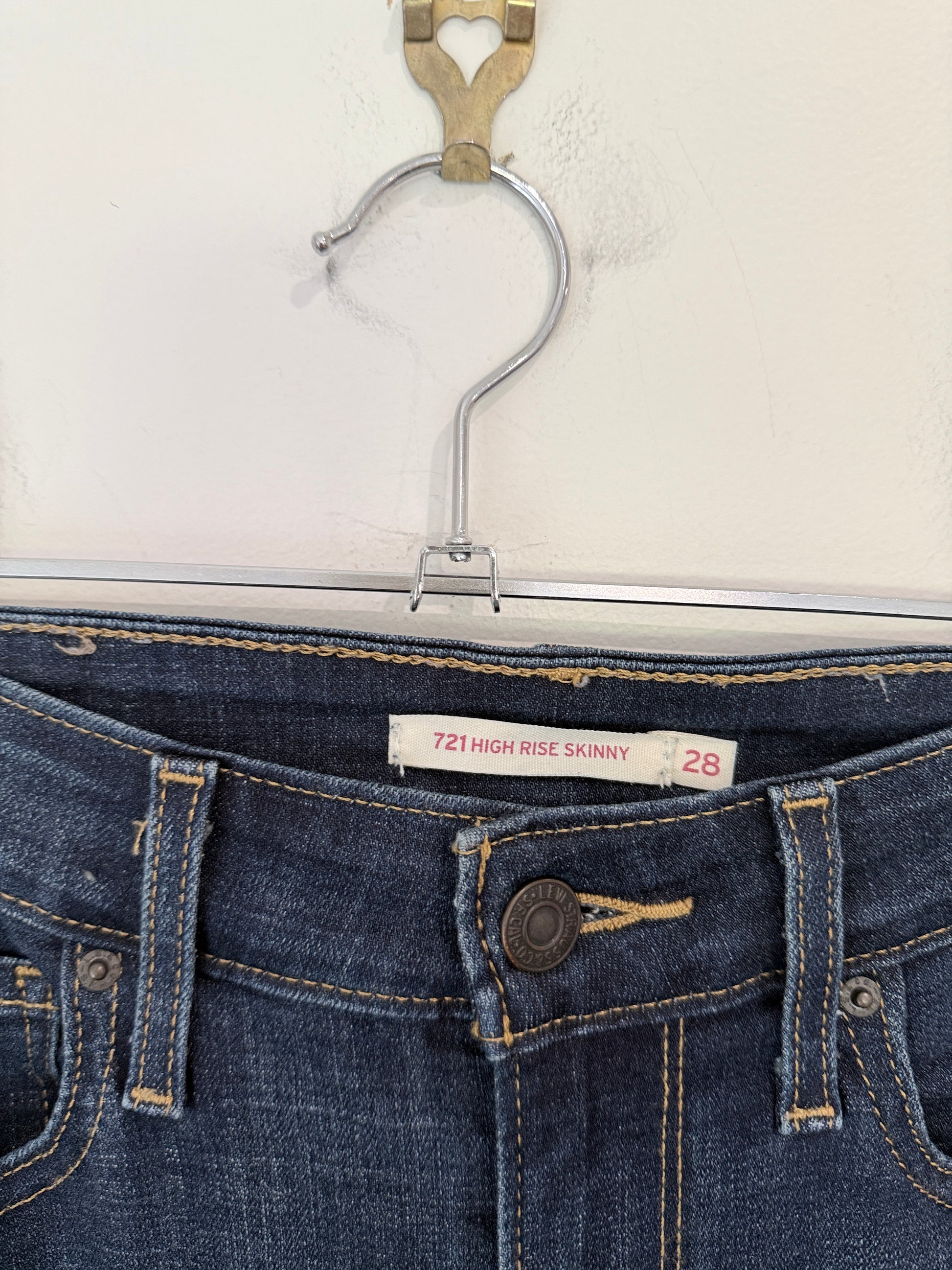 Levi Strauss High-rise Skinny Jeans Size 28