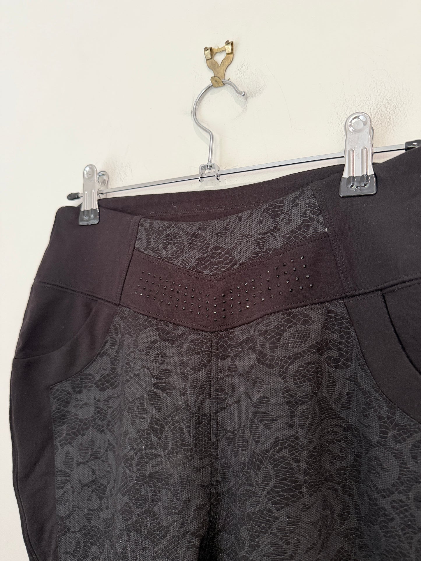 Schya Textured Skinny Pants Size M-L | 150cm-160cm | Waist 68cm