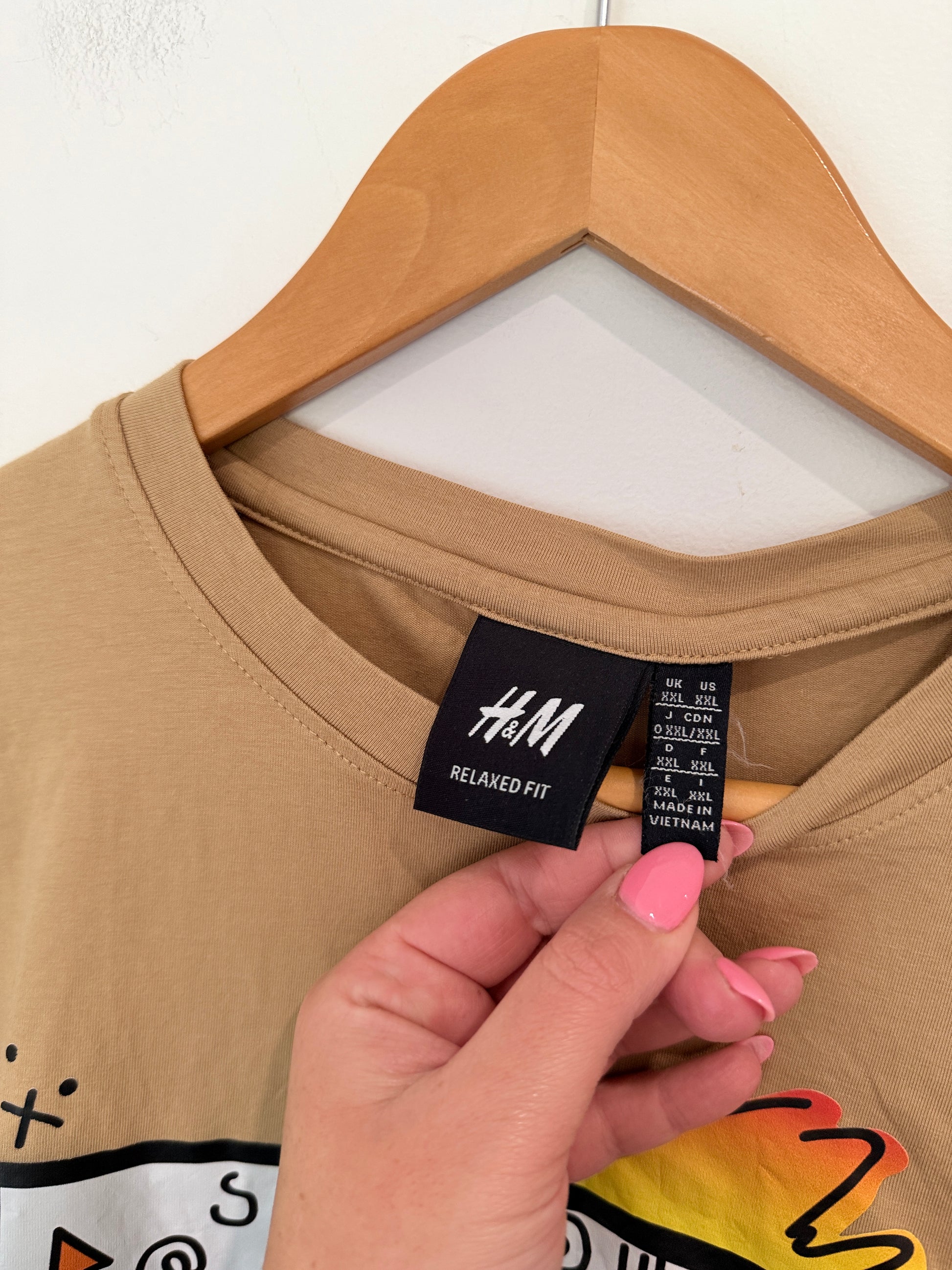 H & M Colorful Graphic T-shirt Size XXL