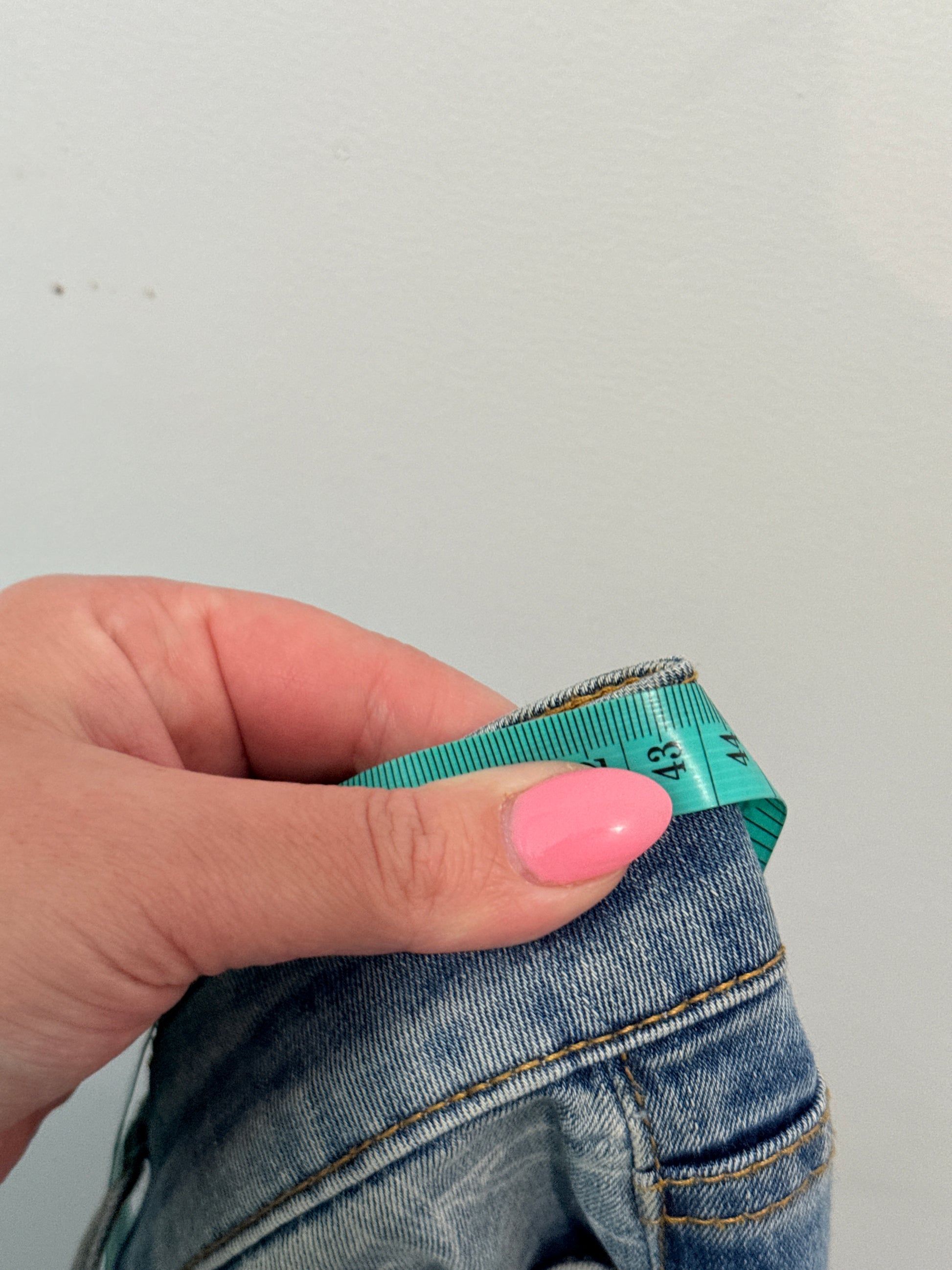 New London Distressed Denim Jeans Size 31 | Waist 86cm